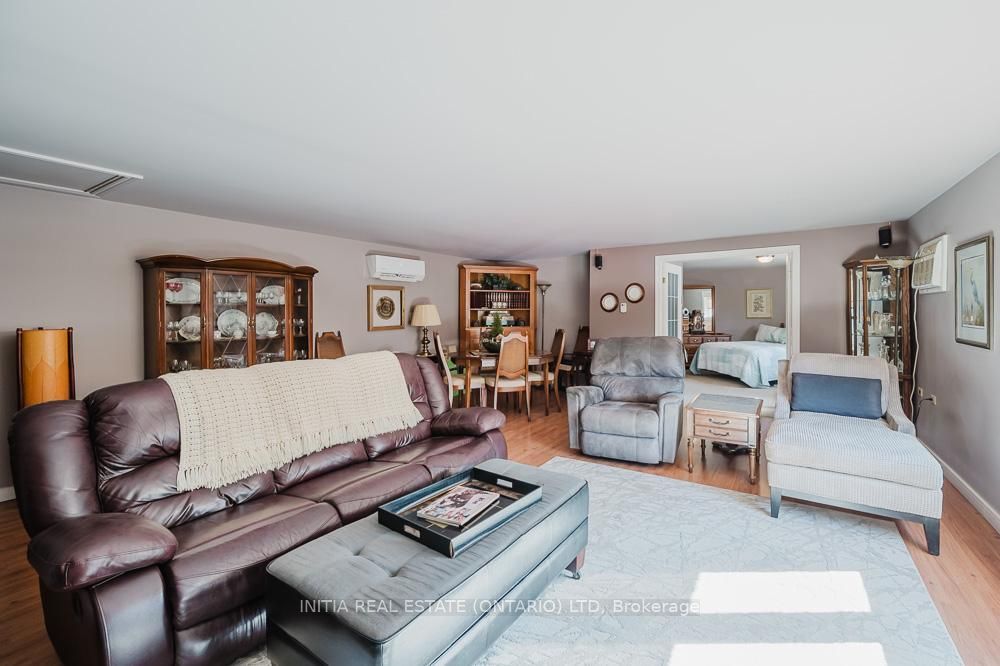 9450 Longwoods Road Property Photo 17