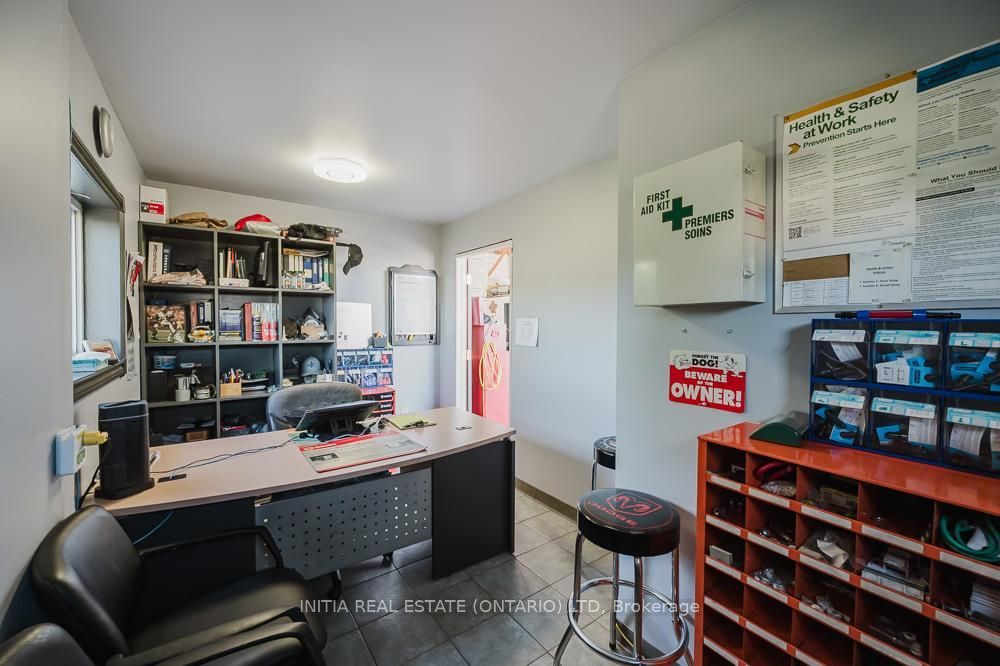 9450 Longwoods Road Property Photo 20