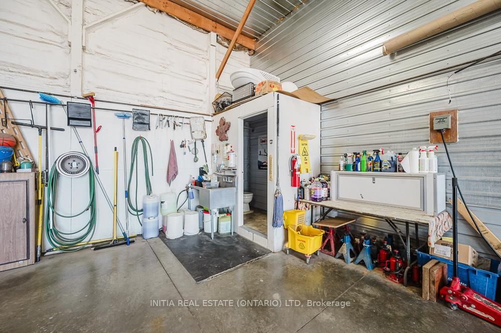 9450 Longwoods Road Property Photo 21