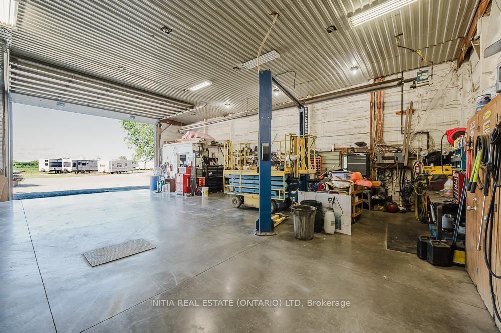 9450 Longwoods Road Property Photo 22