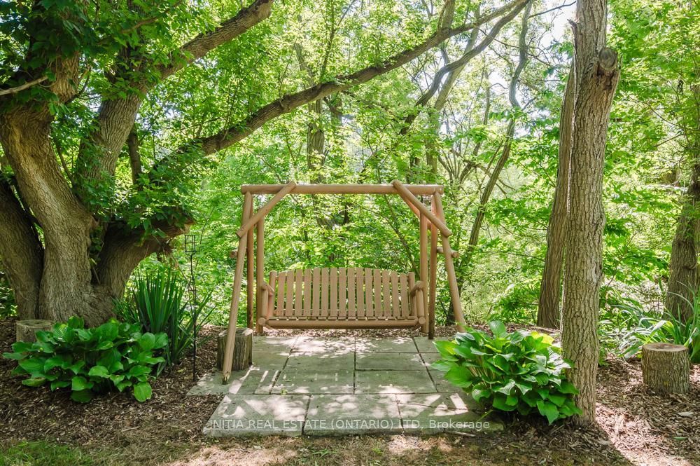 9450 Longwoods Road Property Photo 29