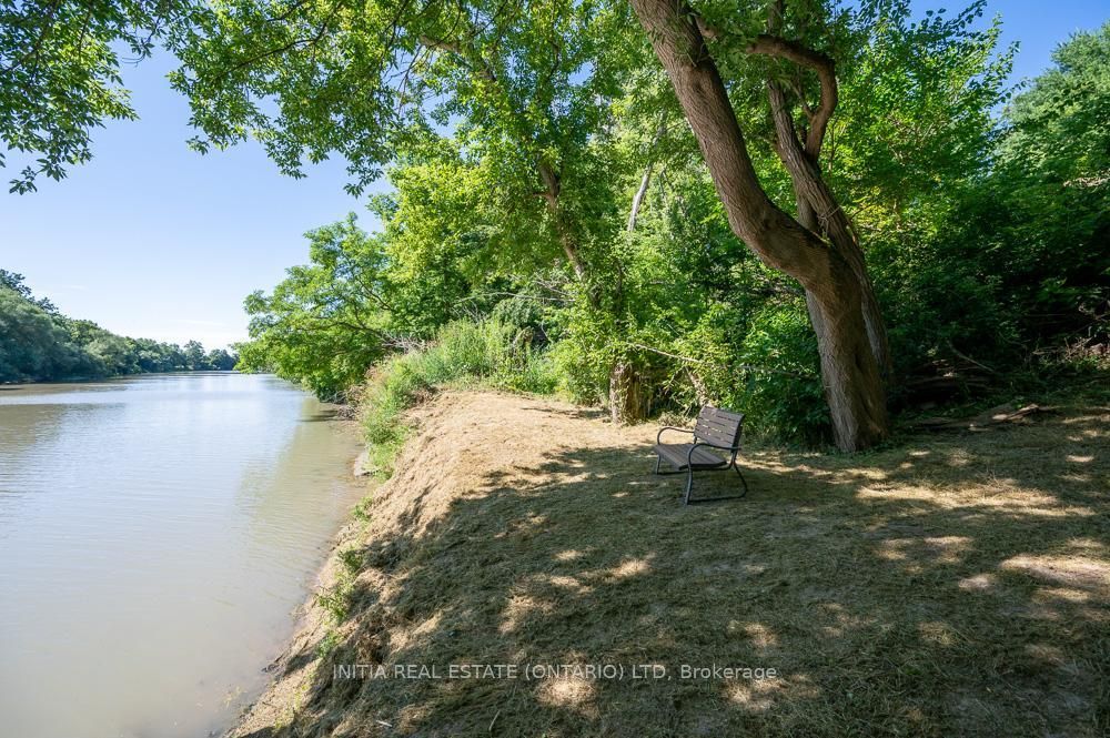 9450 Longwoods Road Property Photo 30