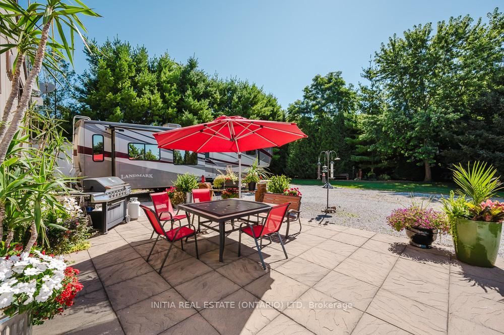 9450 Longwoods Road Property Photo 31