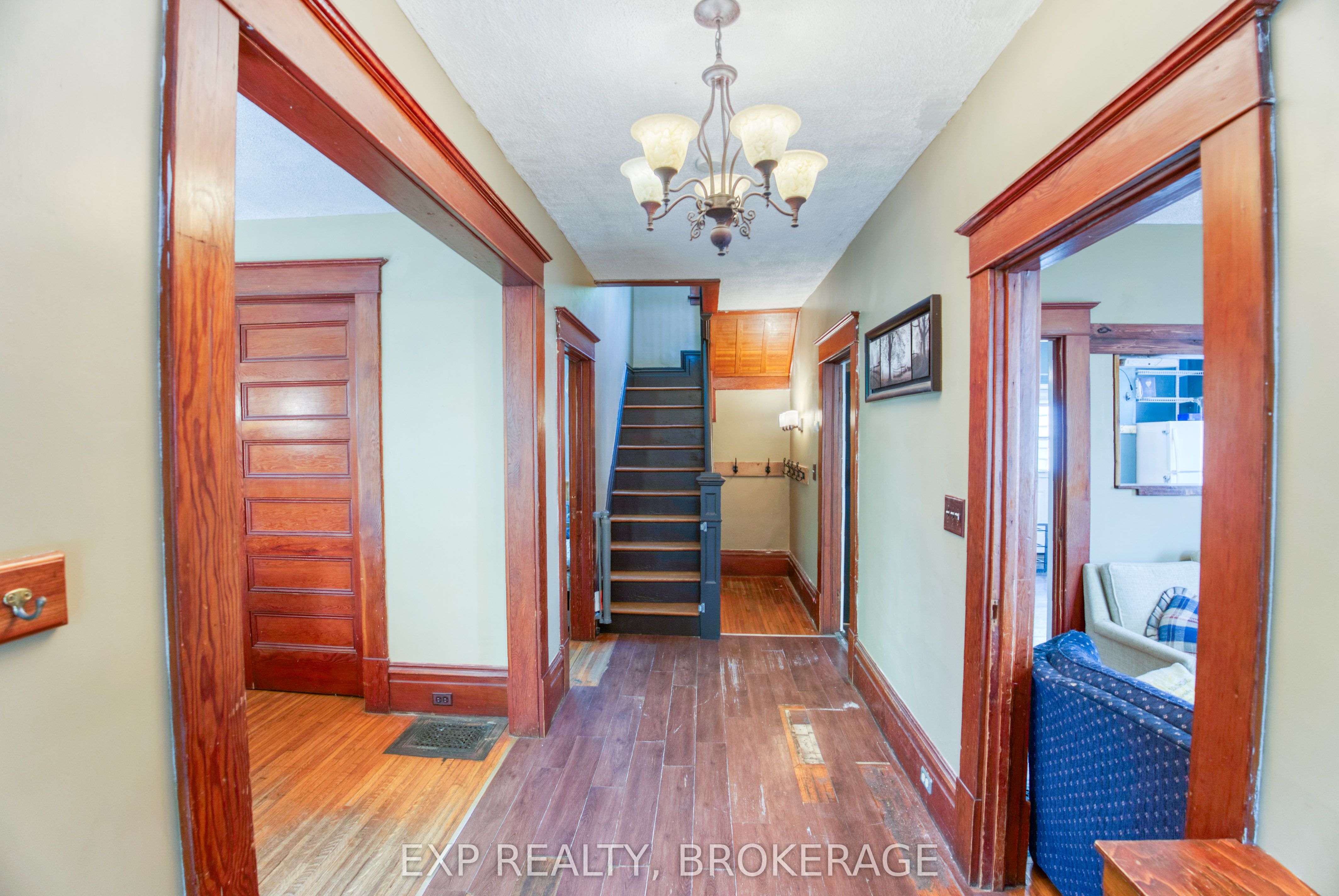 129 Dundas Street Property Photo 5