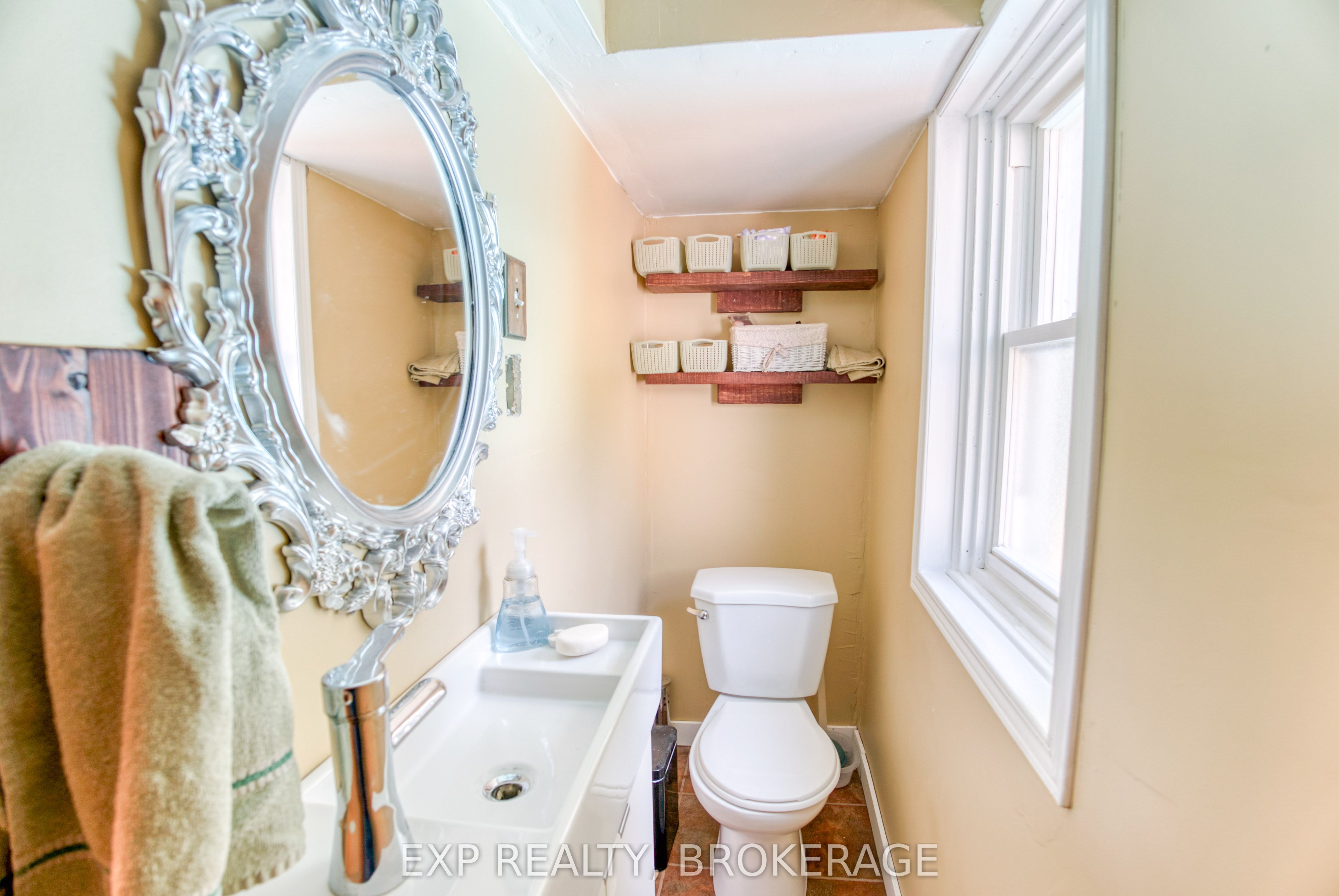 129 Dundas Street Property Photo 24