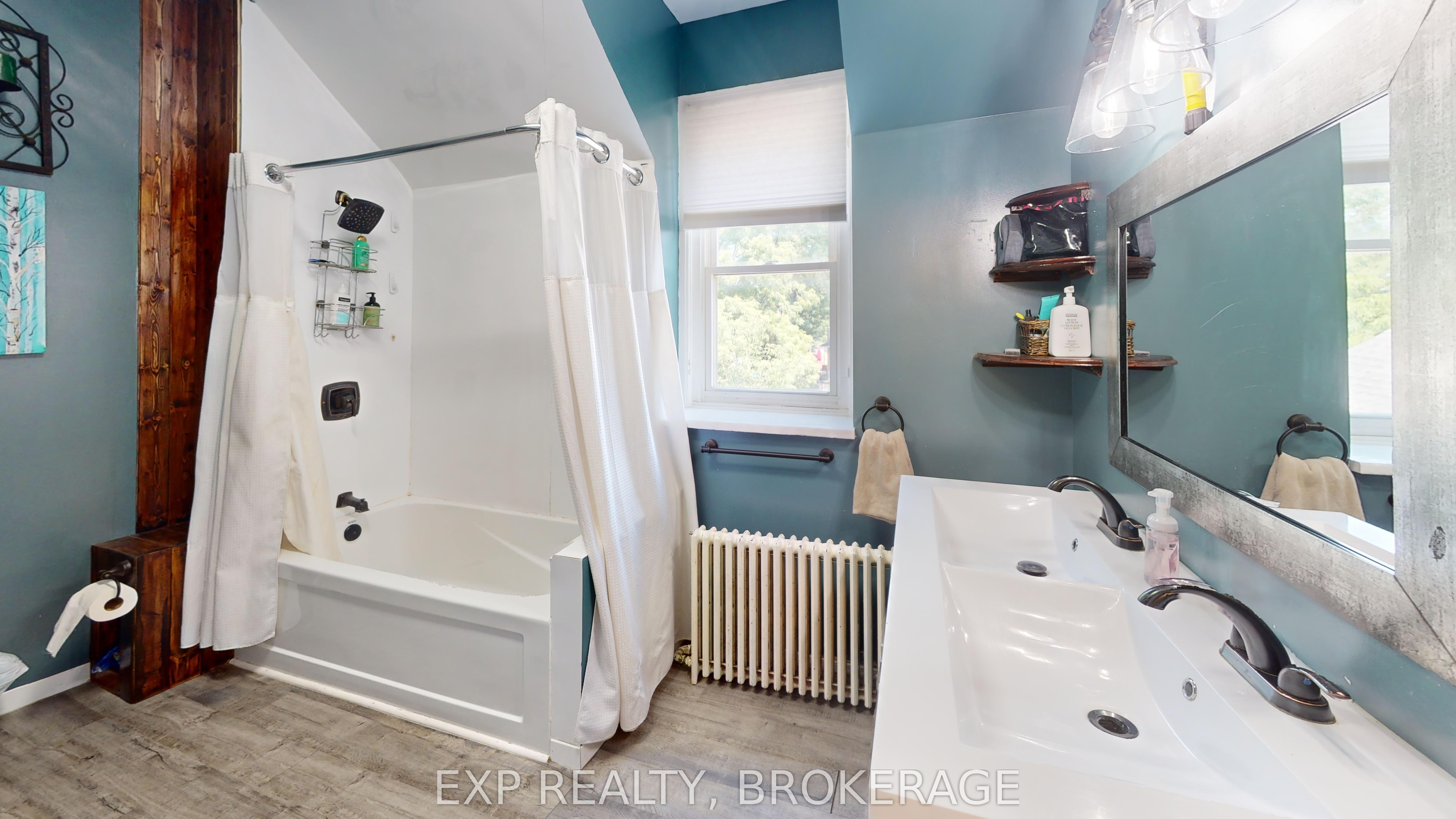 129 Dundas Street Property Photo 25