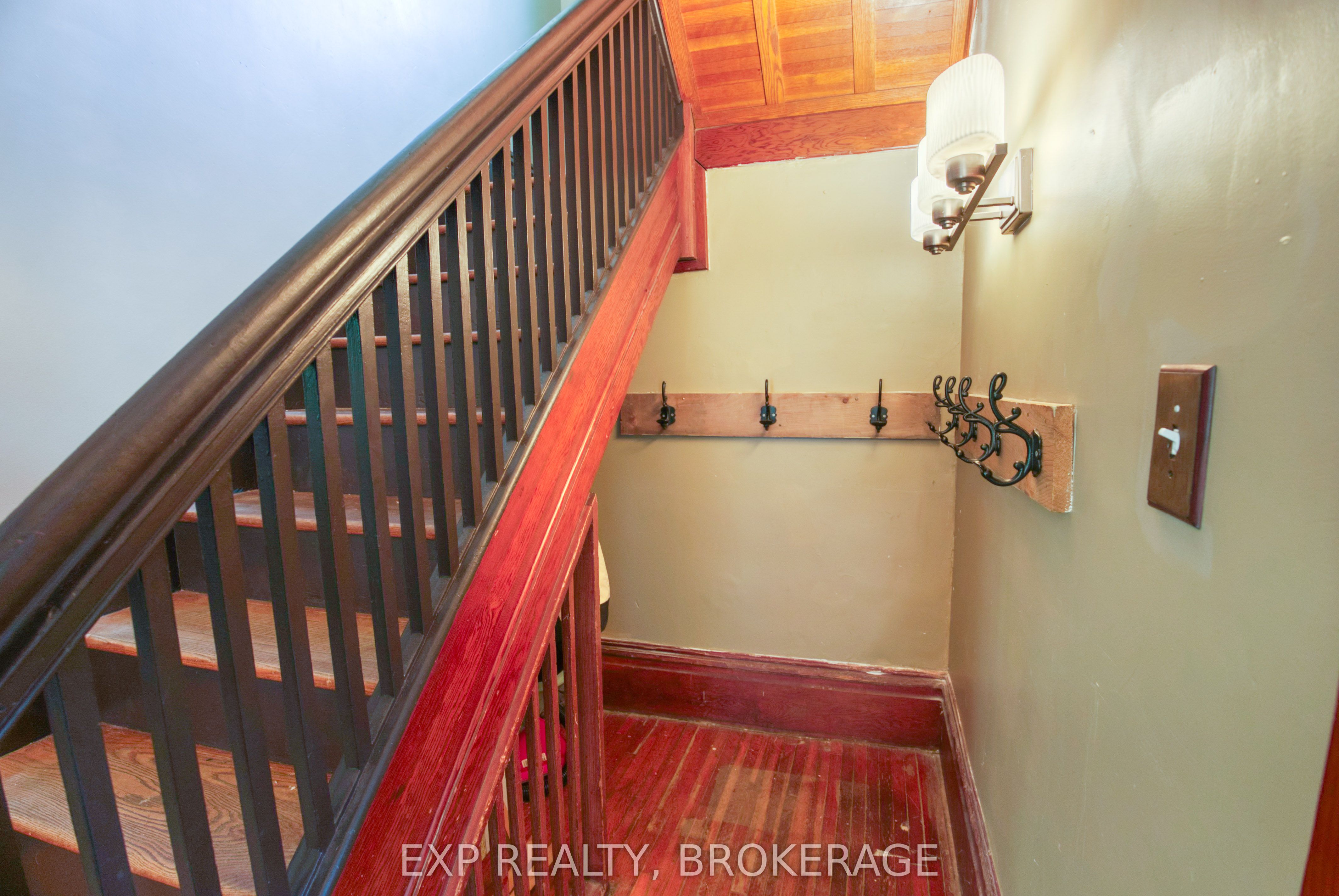 129 Dundas Street Property Photo 34