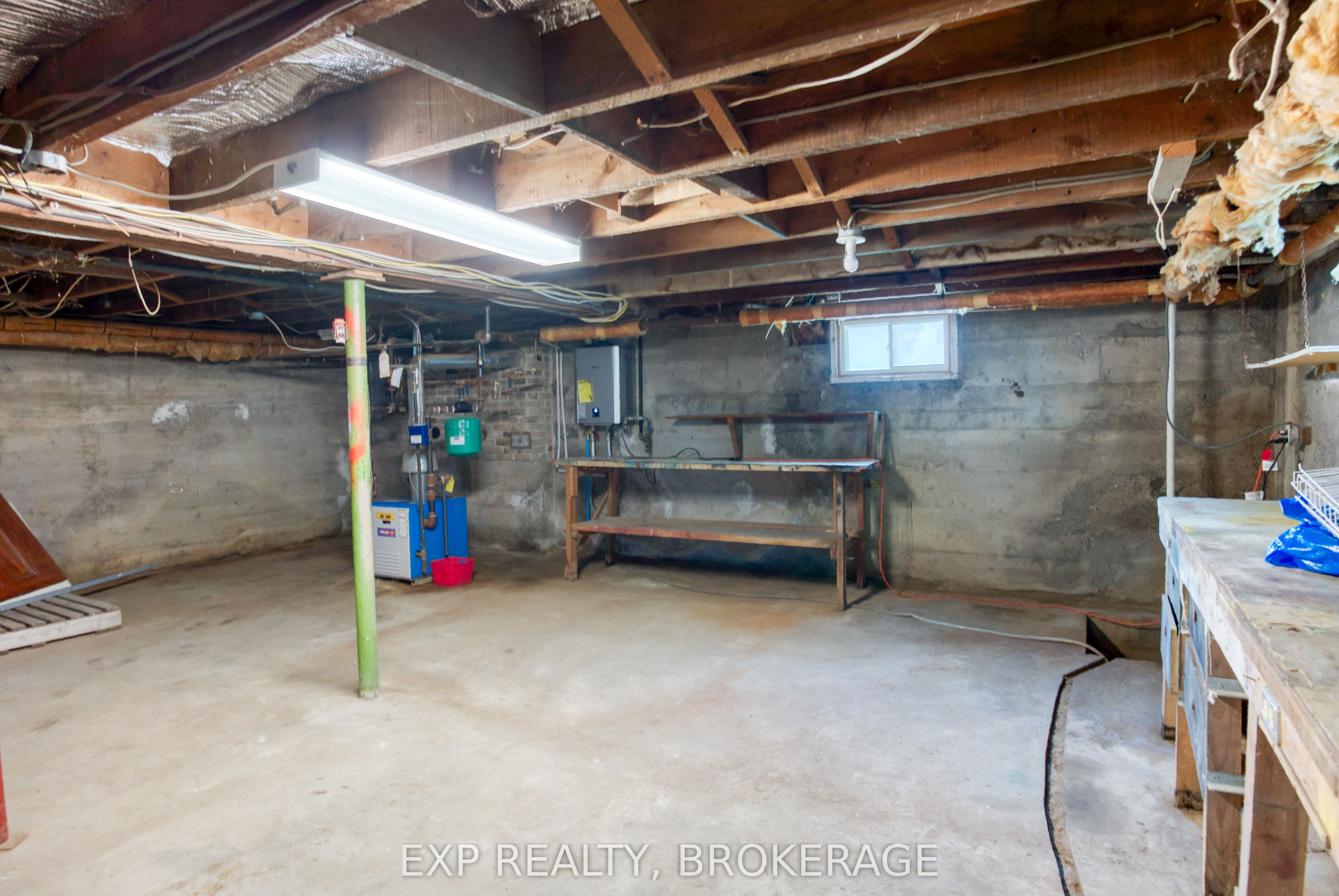 129 Dundas Street Property Photo 35
