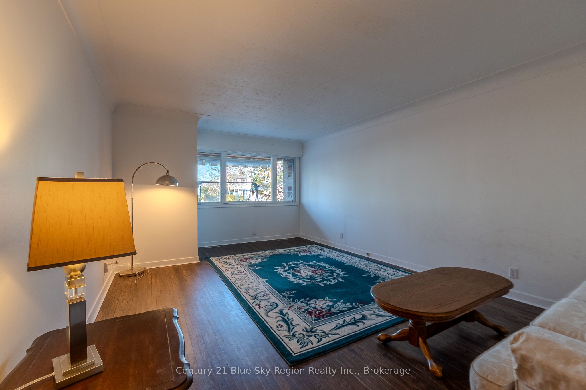 994 Premier Road Property Photo 2