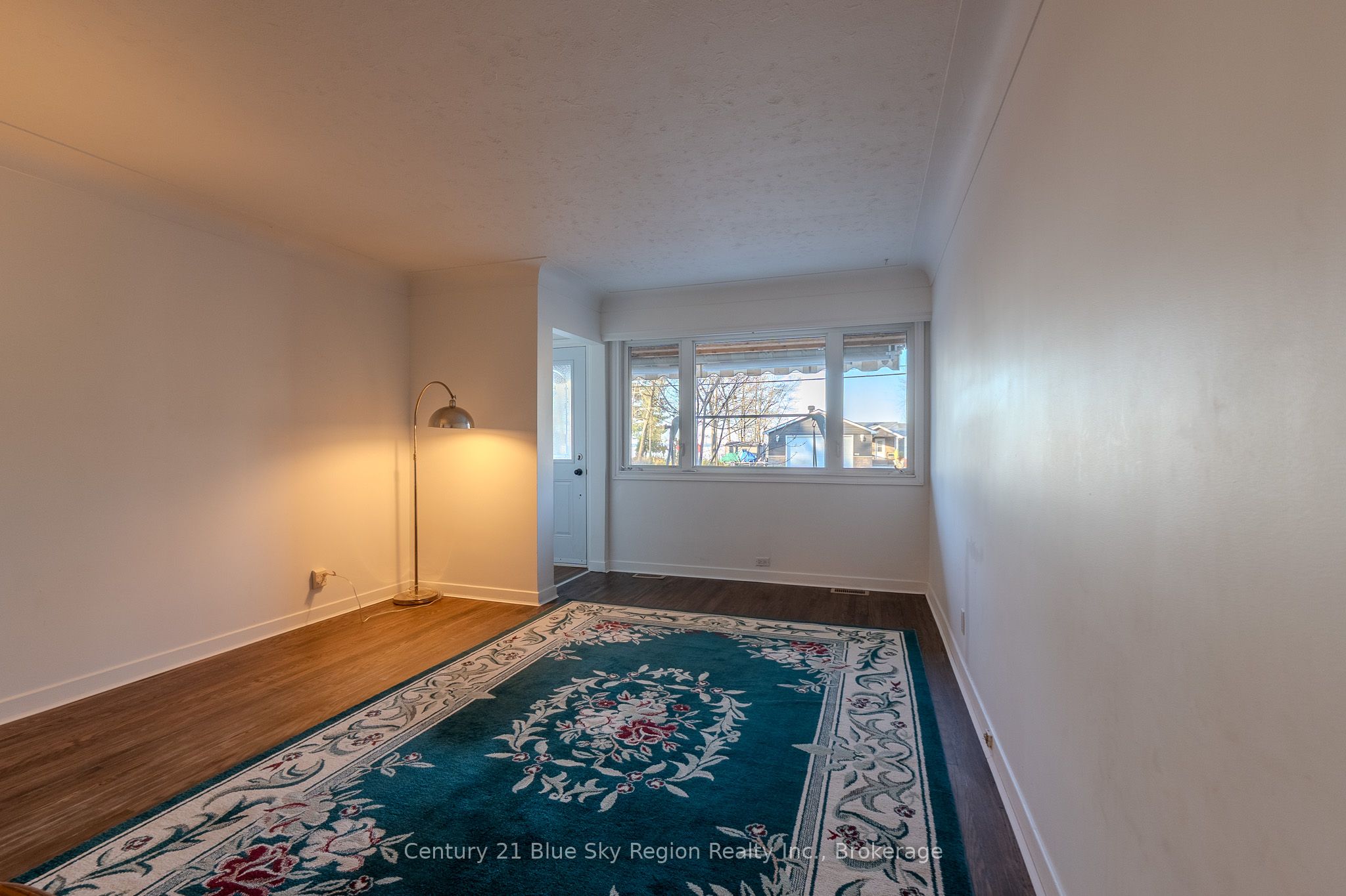 994 Premier Road Property Photo 3