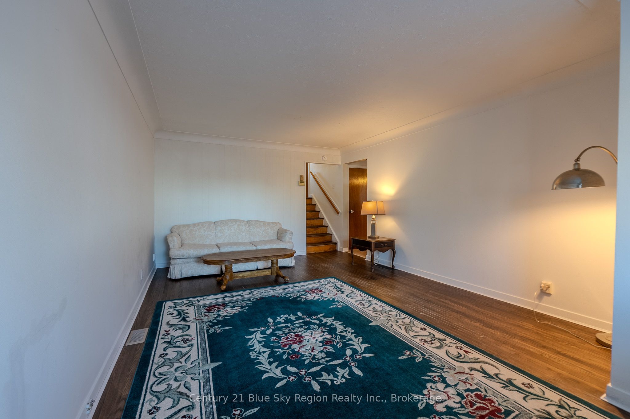 994 Premier Road Property Photo 5