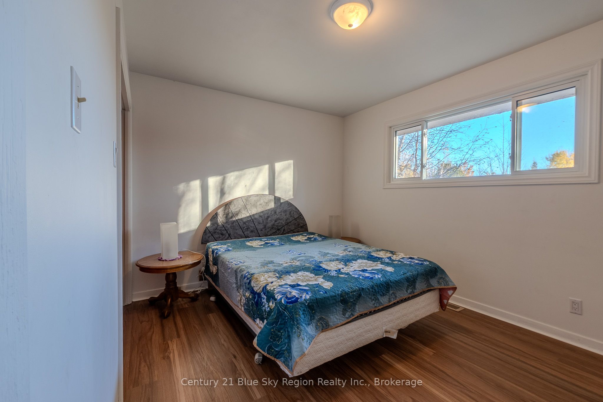 994 Premier Road Property Photo 18