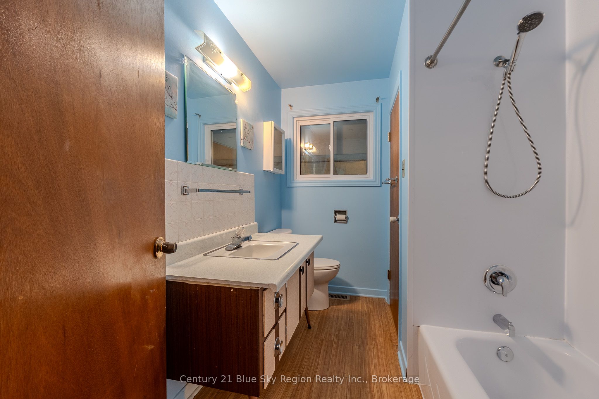 994 Premier Road Property Photo 21