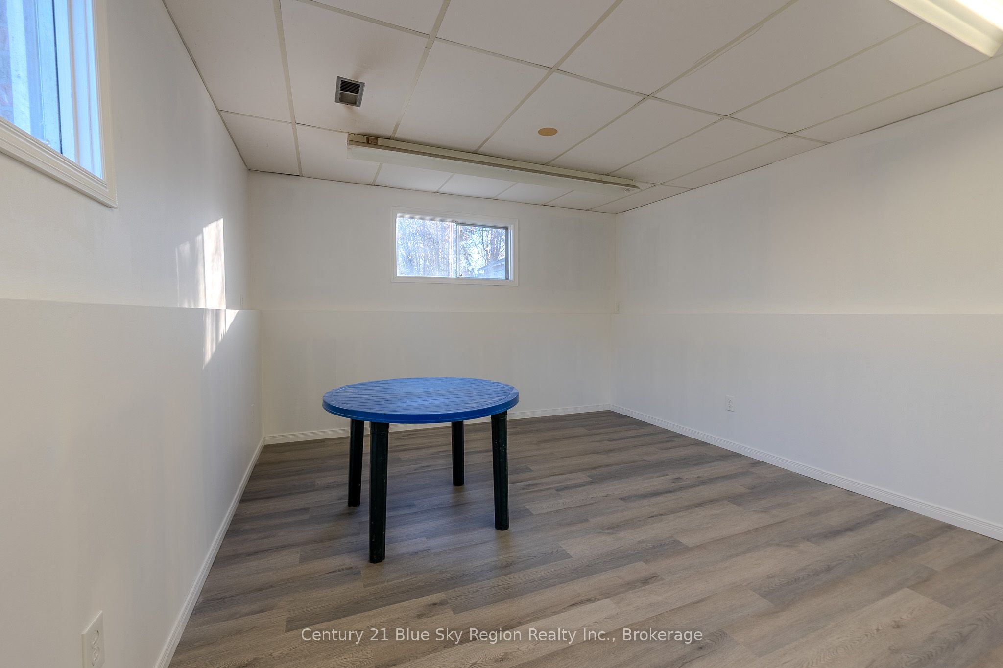 994 Premier Road Property Photo 24