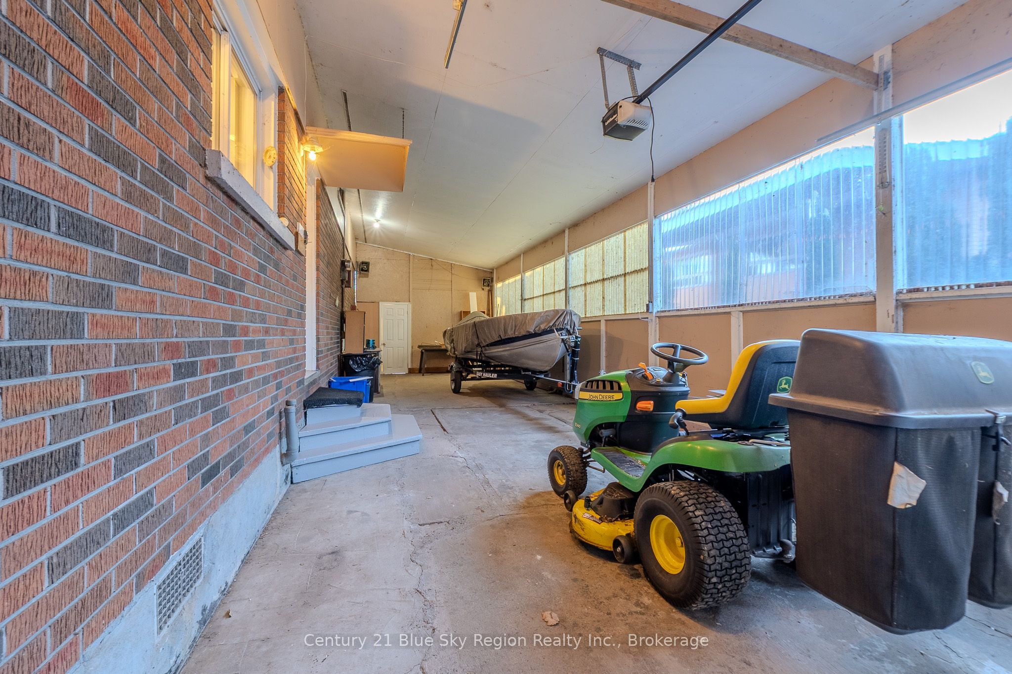 994 Premier Road Property Photo 25