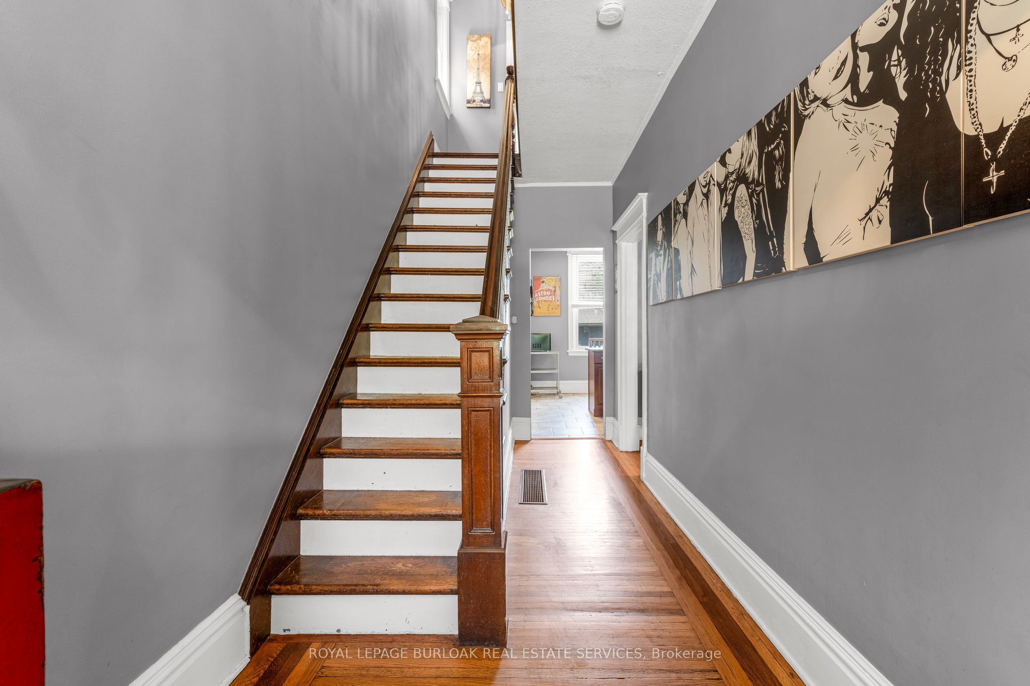 187 Victoria Avenue N Property Photo 12
