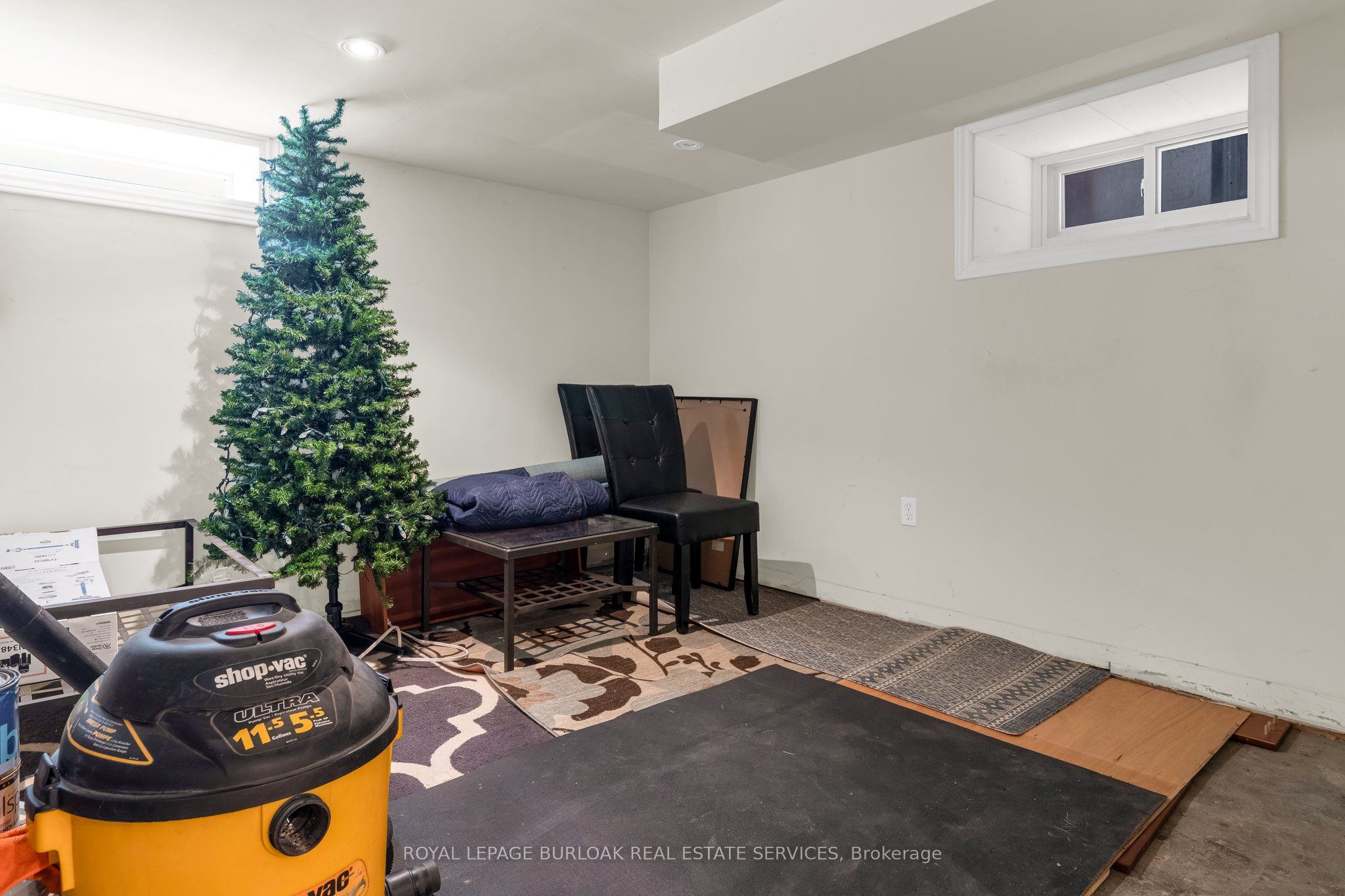 187 Victoria Avenue N Property Photo 24