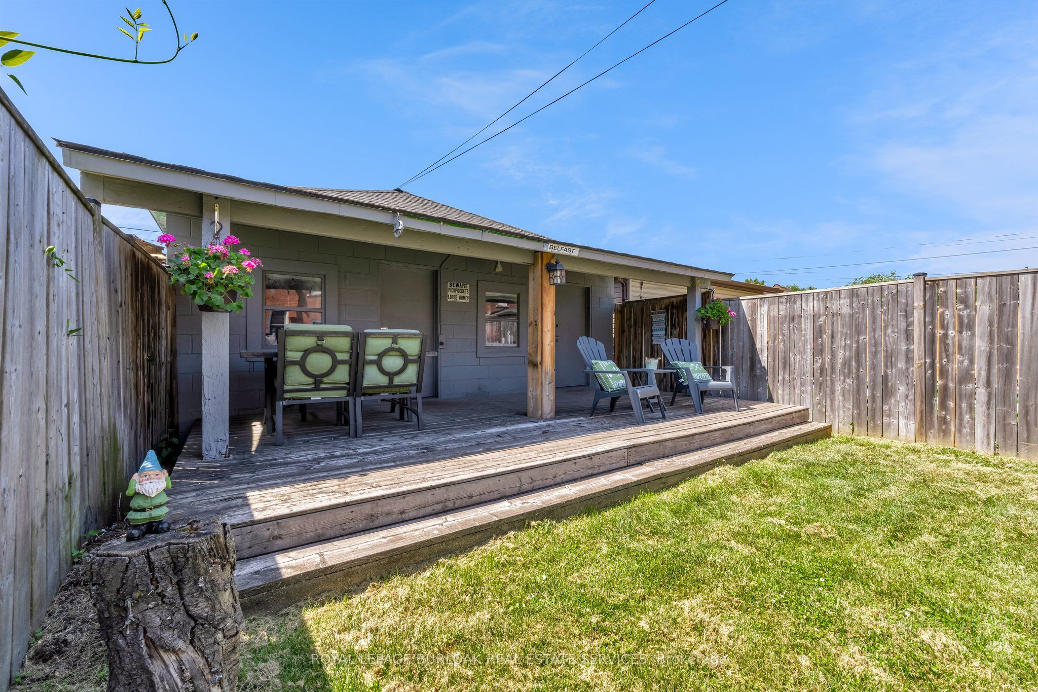 187 Victoria Avenue N Property Photo 30