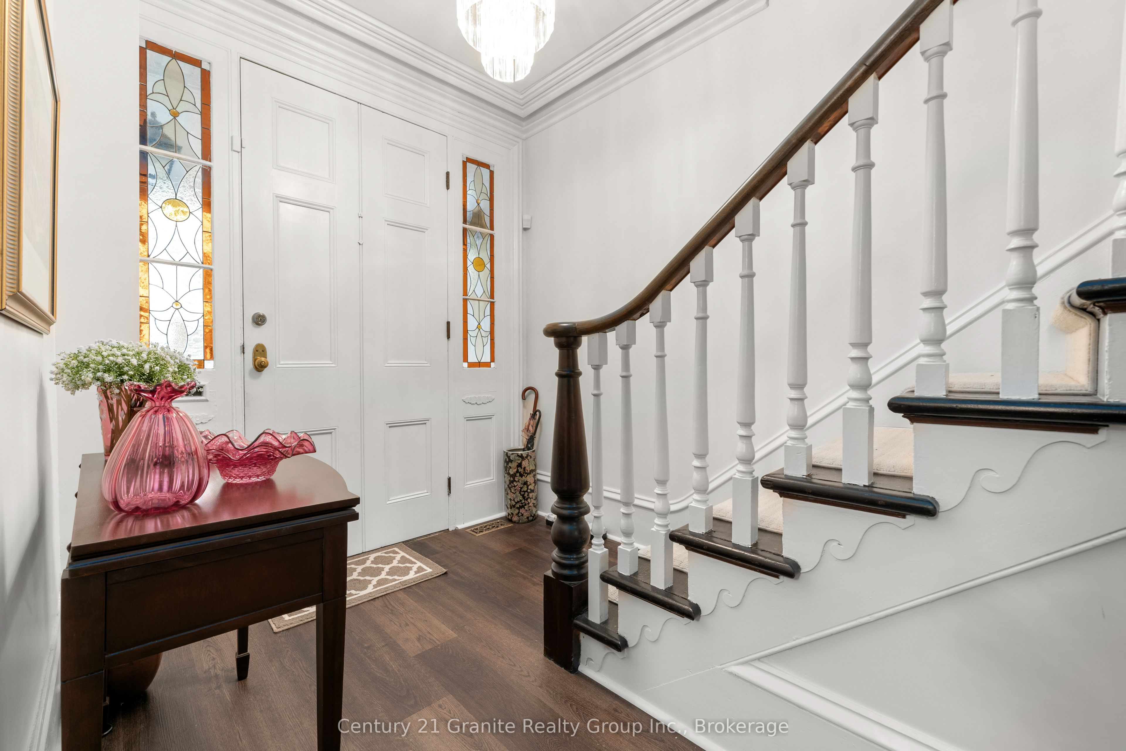 110 Bridge Street W Property Photo 8