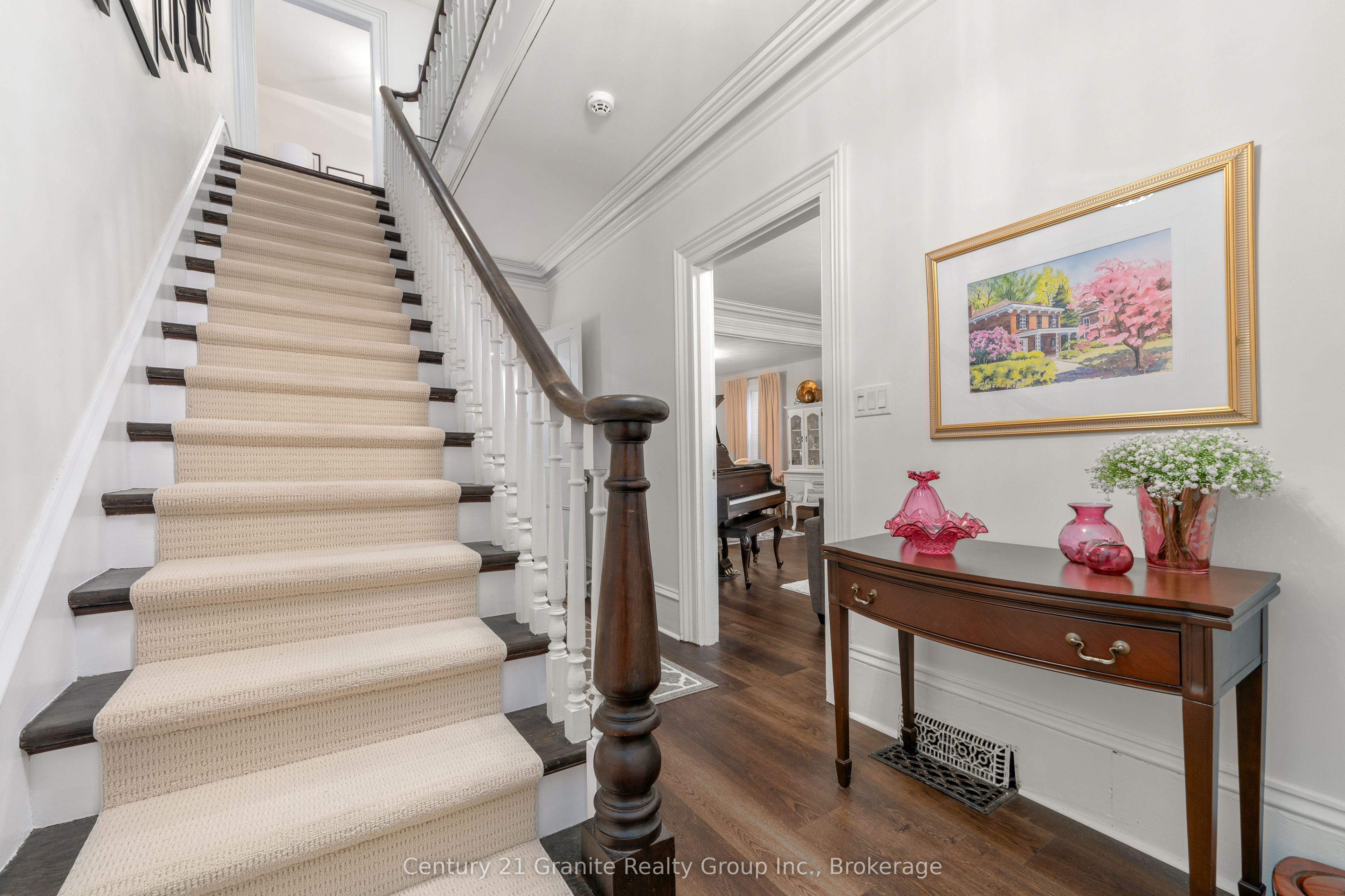 110 Bridge Street W Property Photo 9