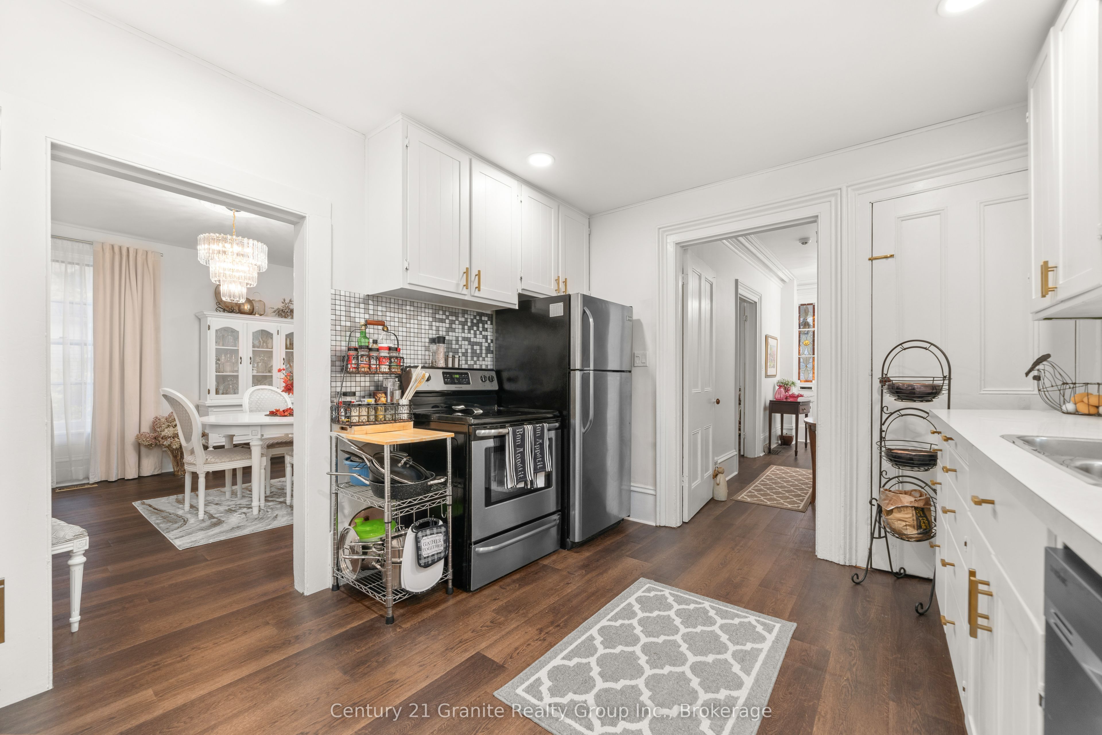 110 Bridge Street W Property Photo 20