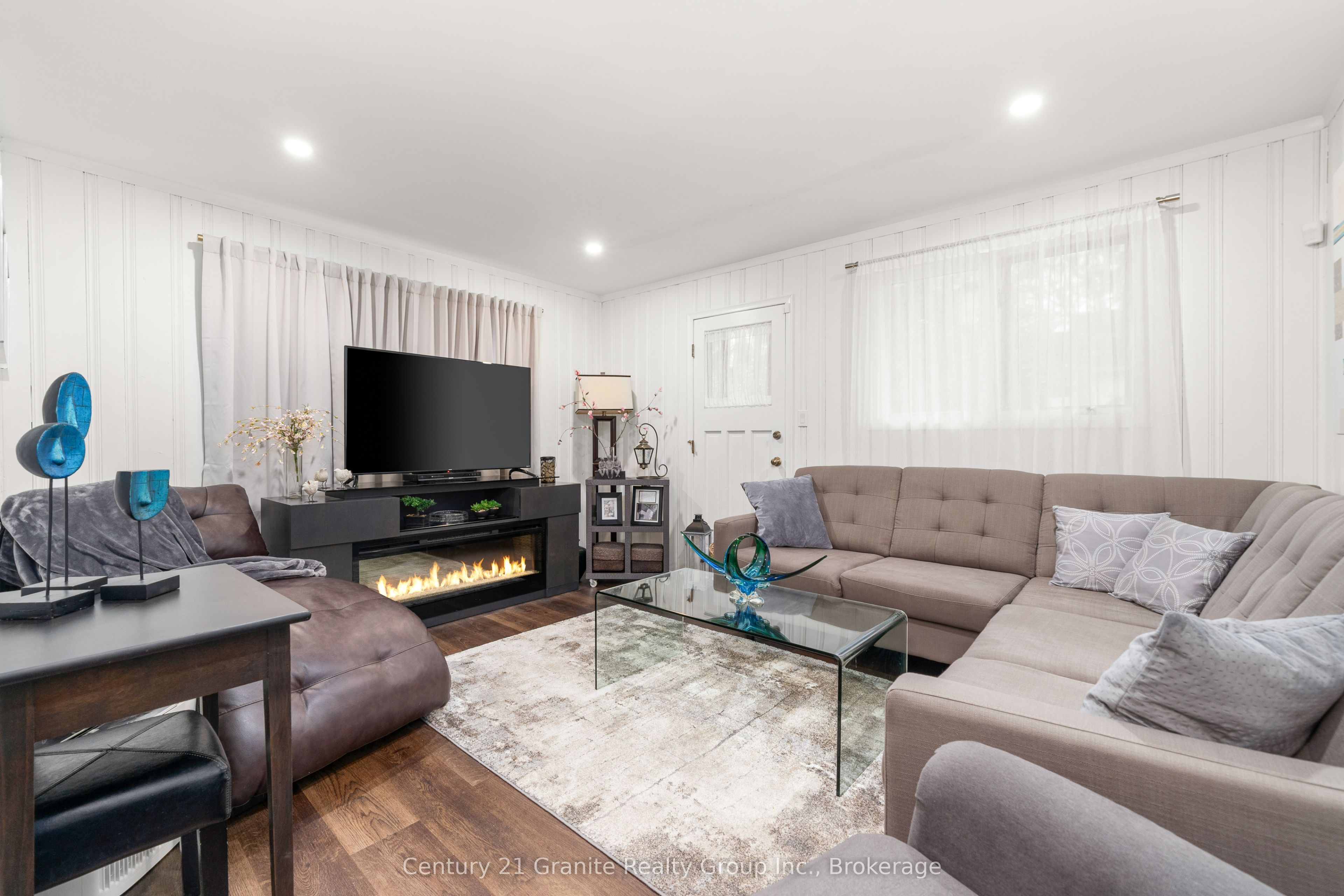 110 Bridge Street W Property Photo 23