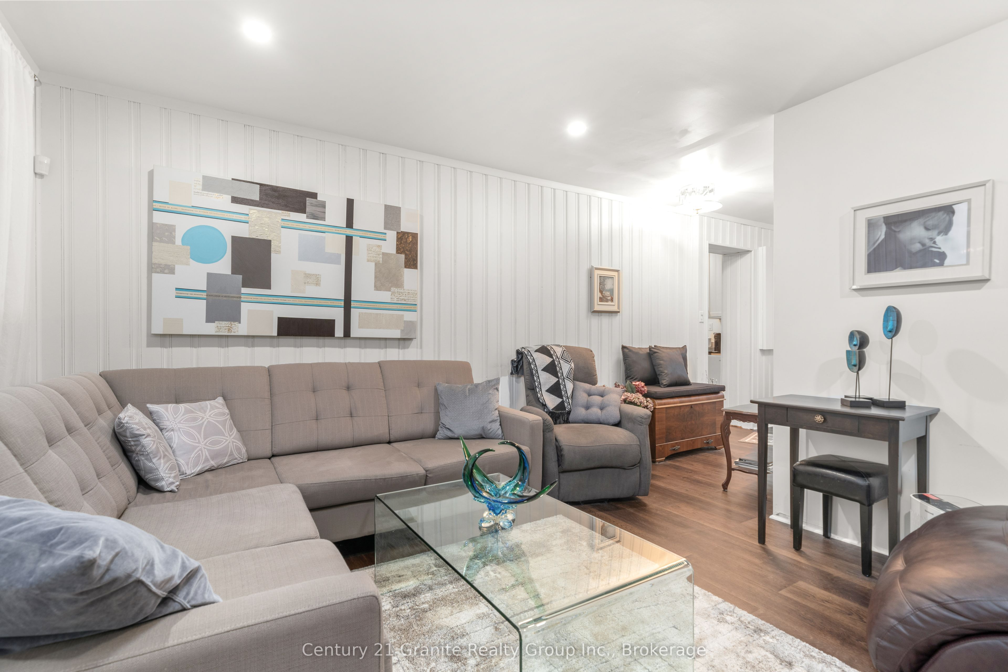 110 Bridge Street W Property Photo 25