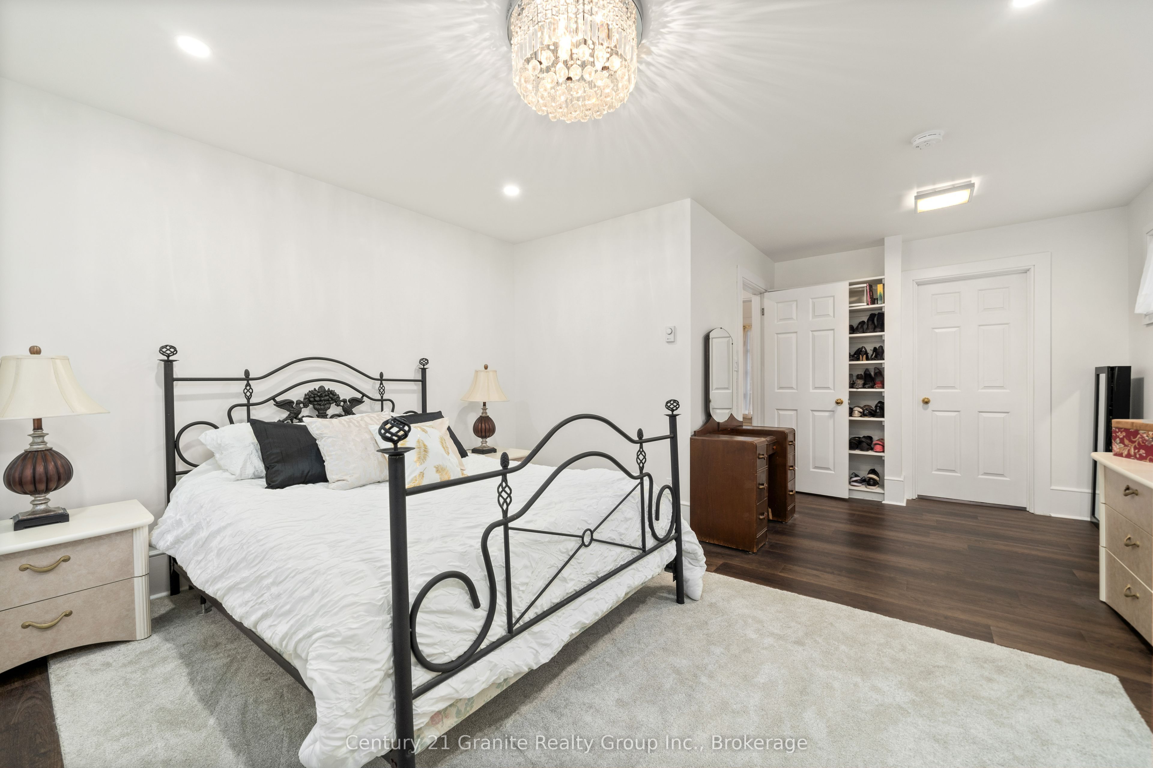 110 Bridge Street W Property Photo 29