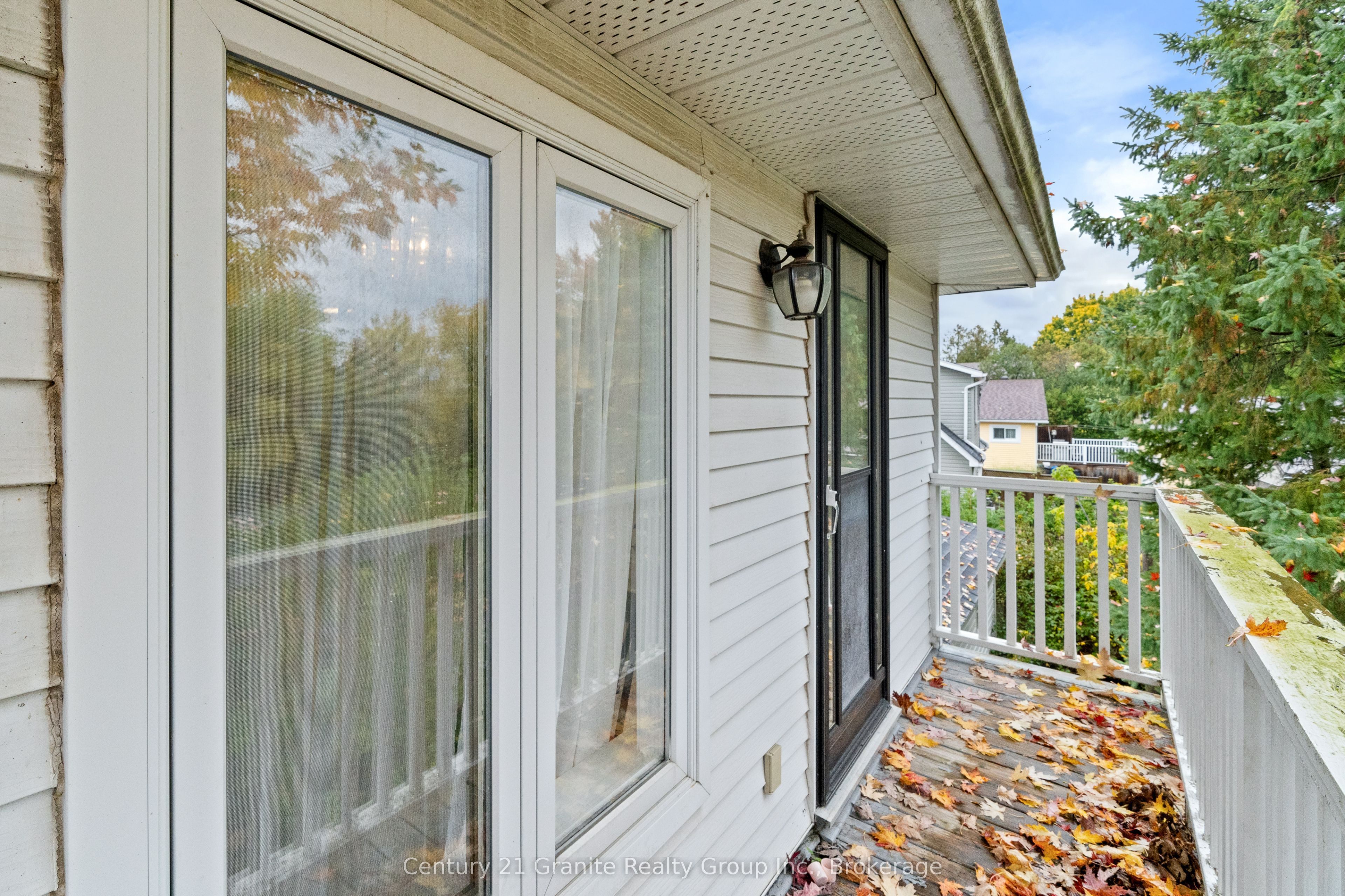 110 Bridge Street W Property Photo 31