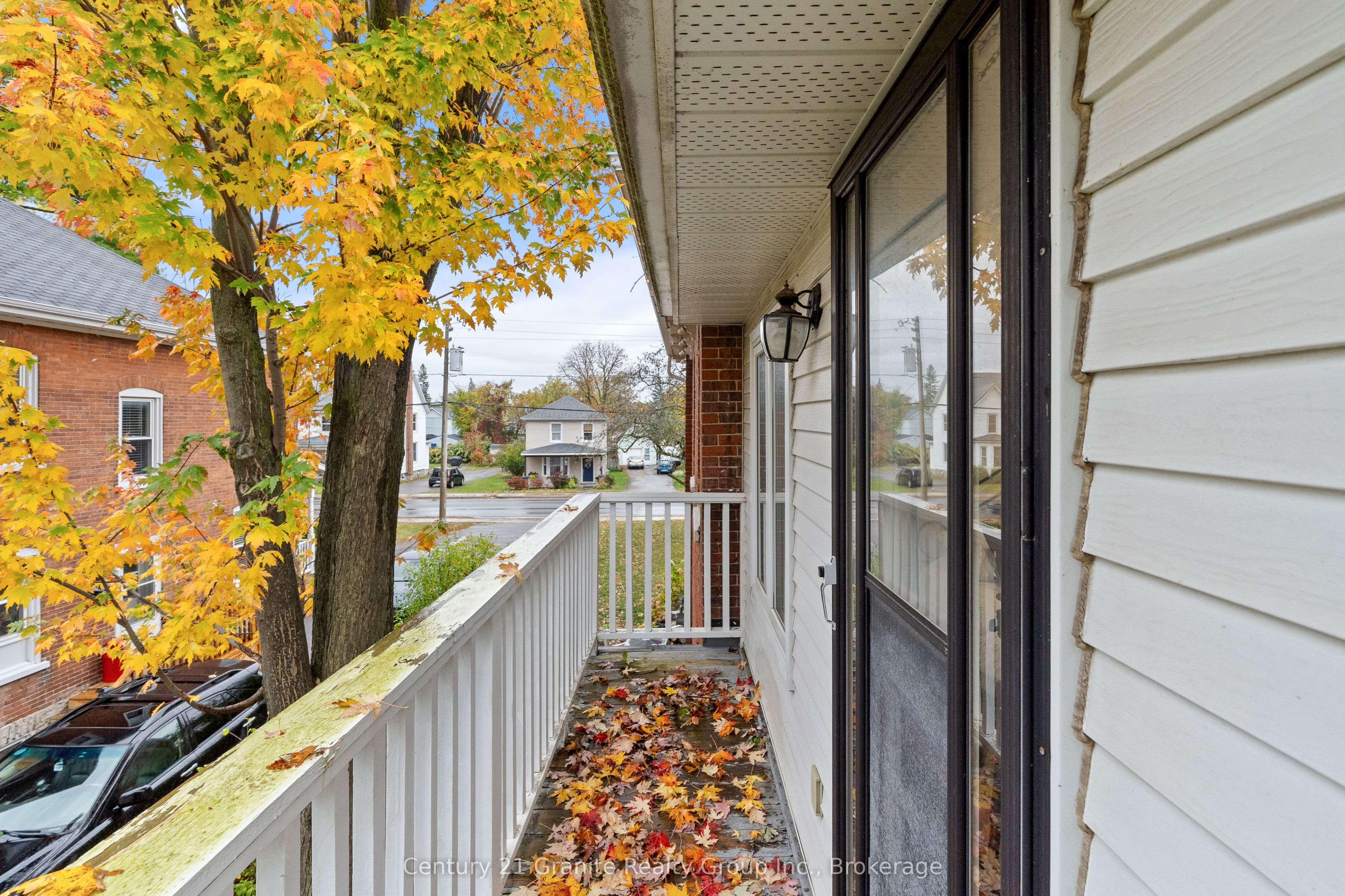 110 Bridge Street W Property Photo 32