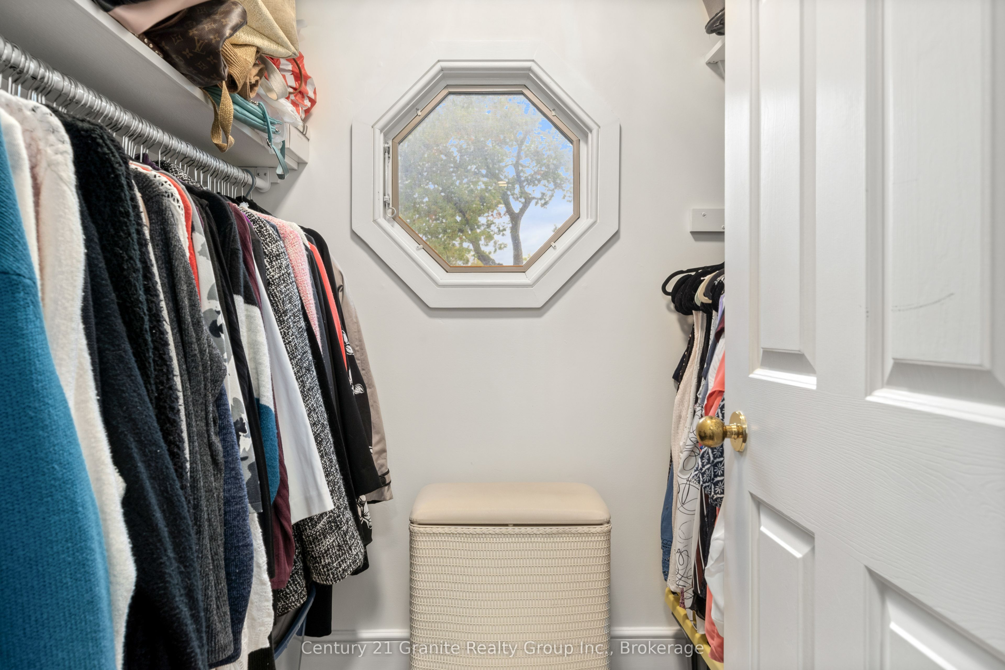 110 Bridge Street W Property Photo 33