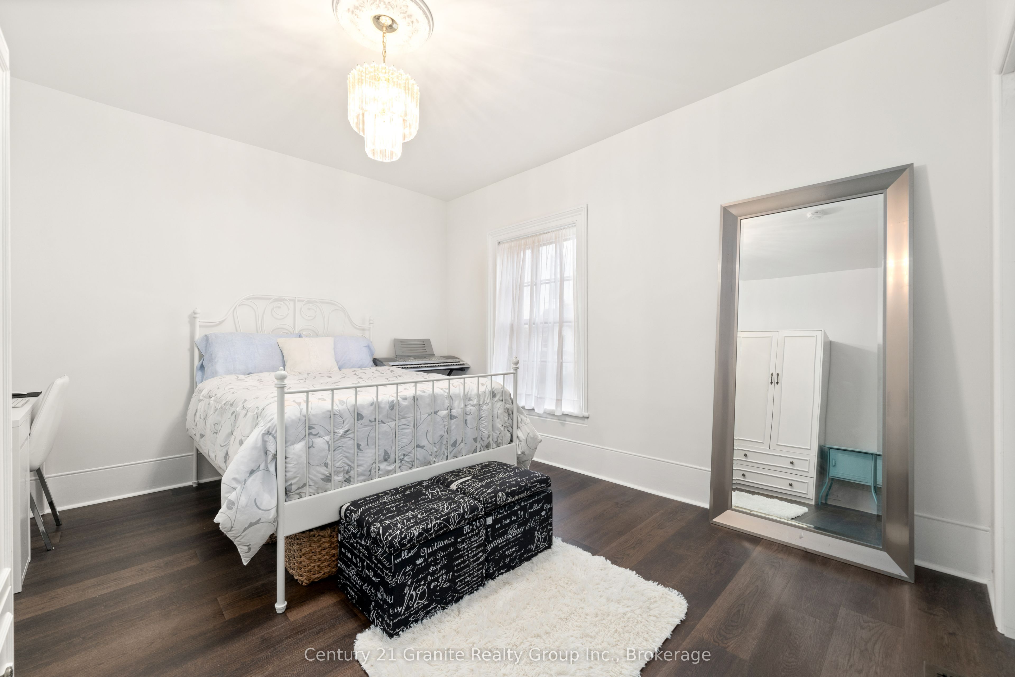 110 Bridge Street W Property Photo 34