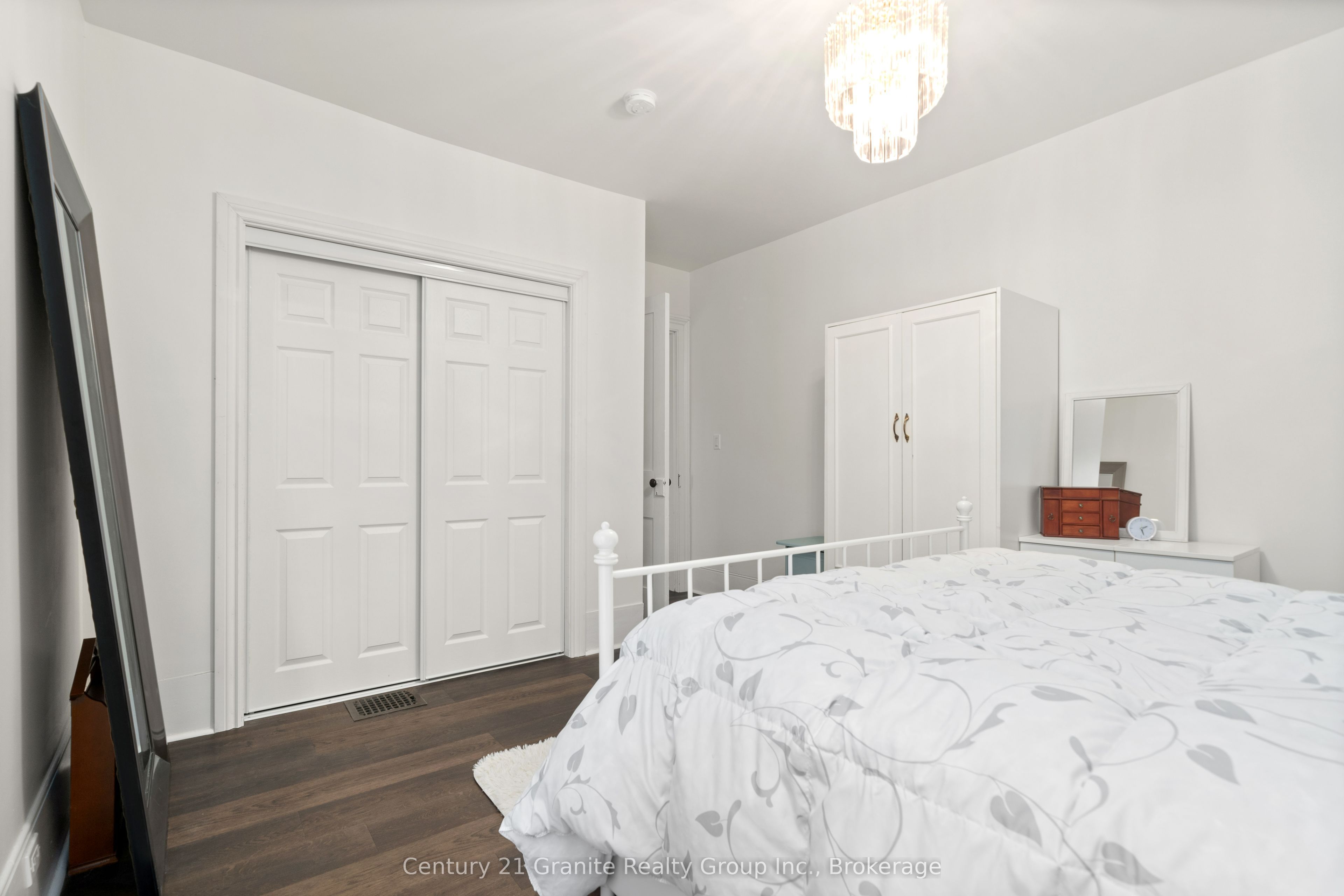 110 Bridge Street W Property Photo 35