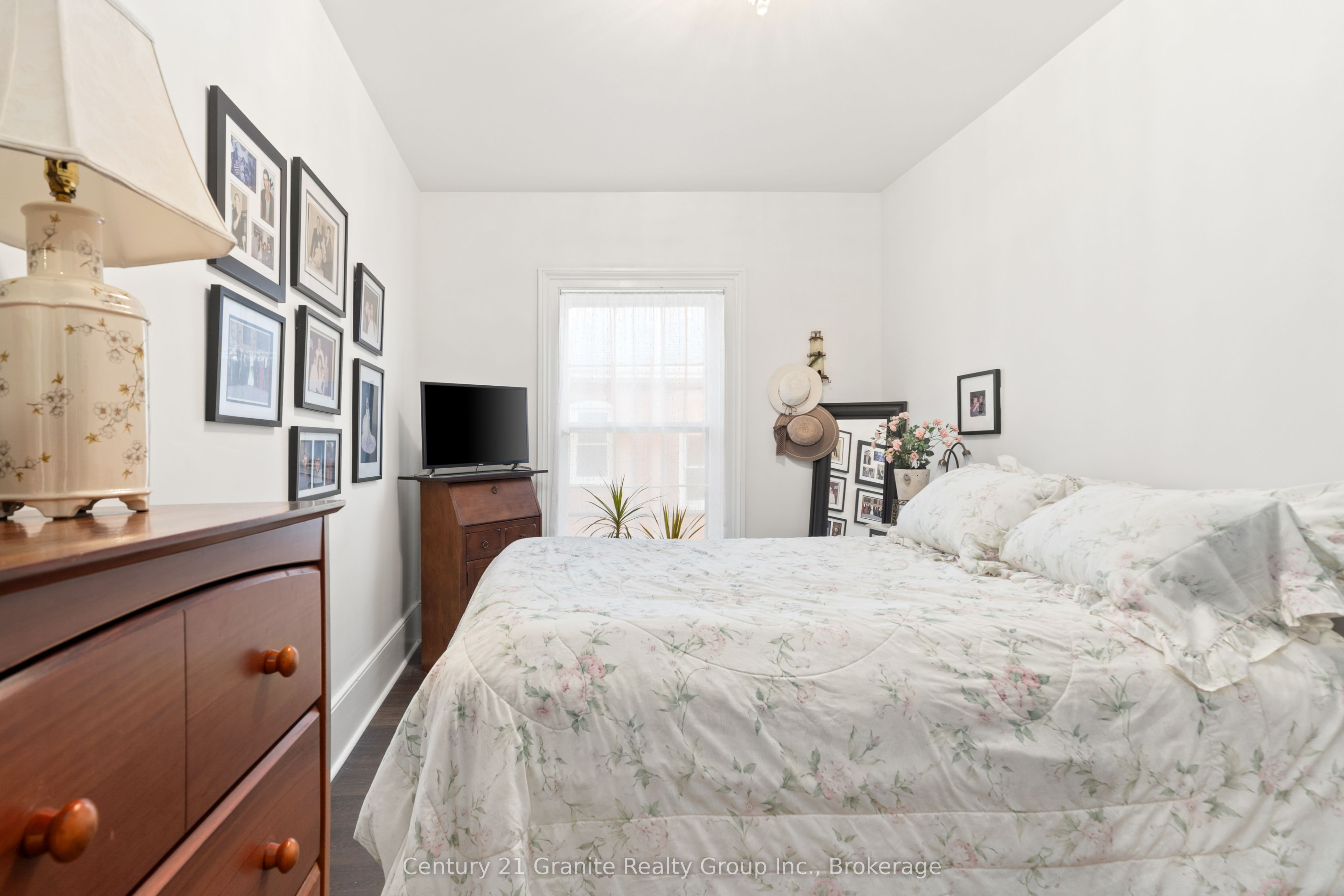 110 Bridge Street W Property Photo 38