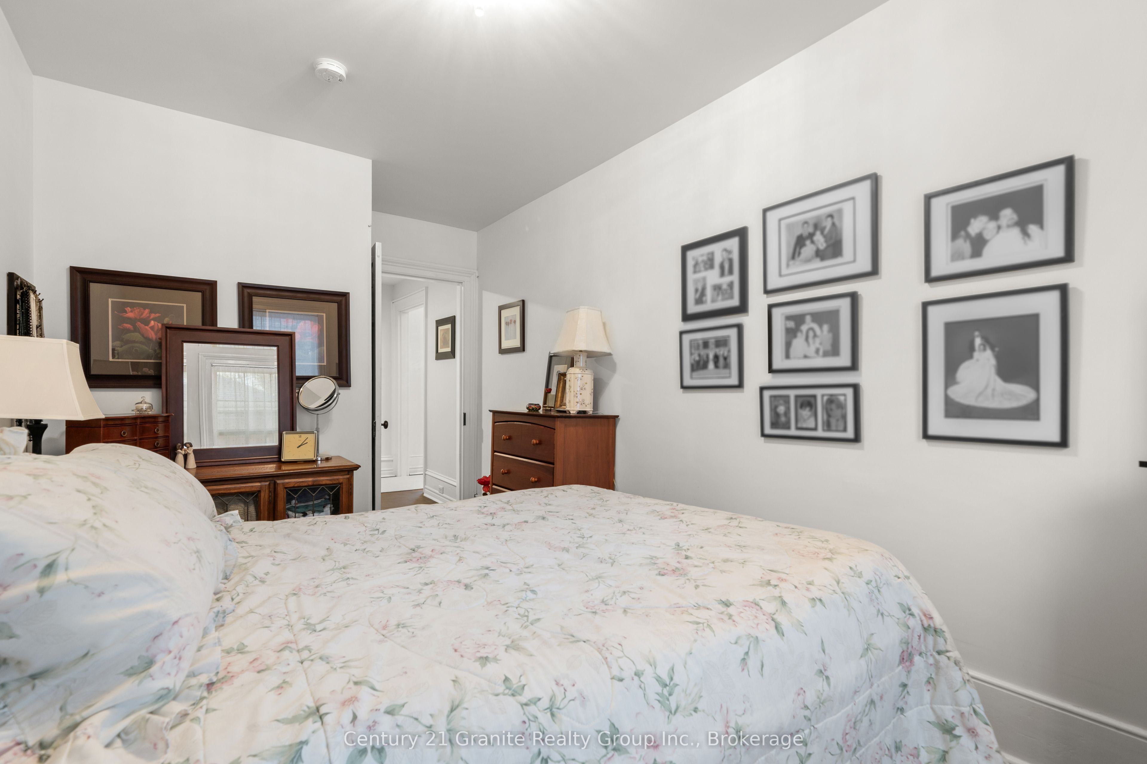 110 Bridge Street W Property Photo 39