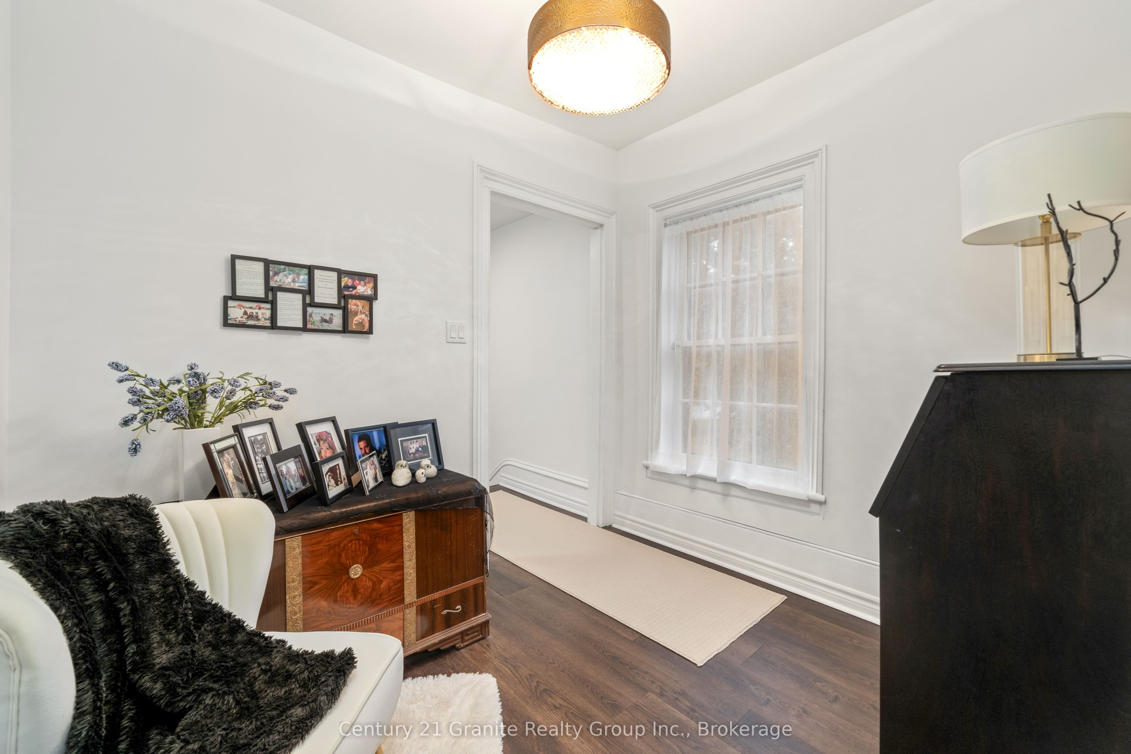 110 Bridge Street W Property Photo 41