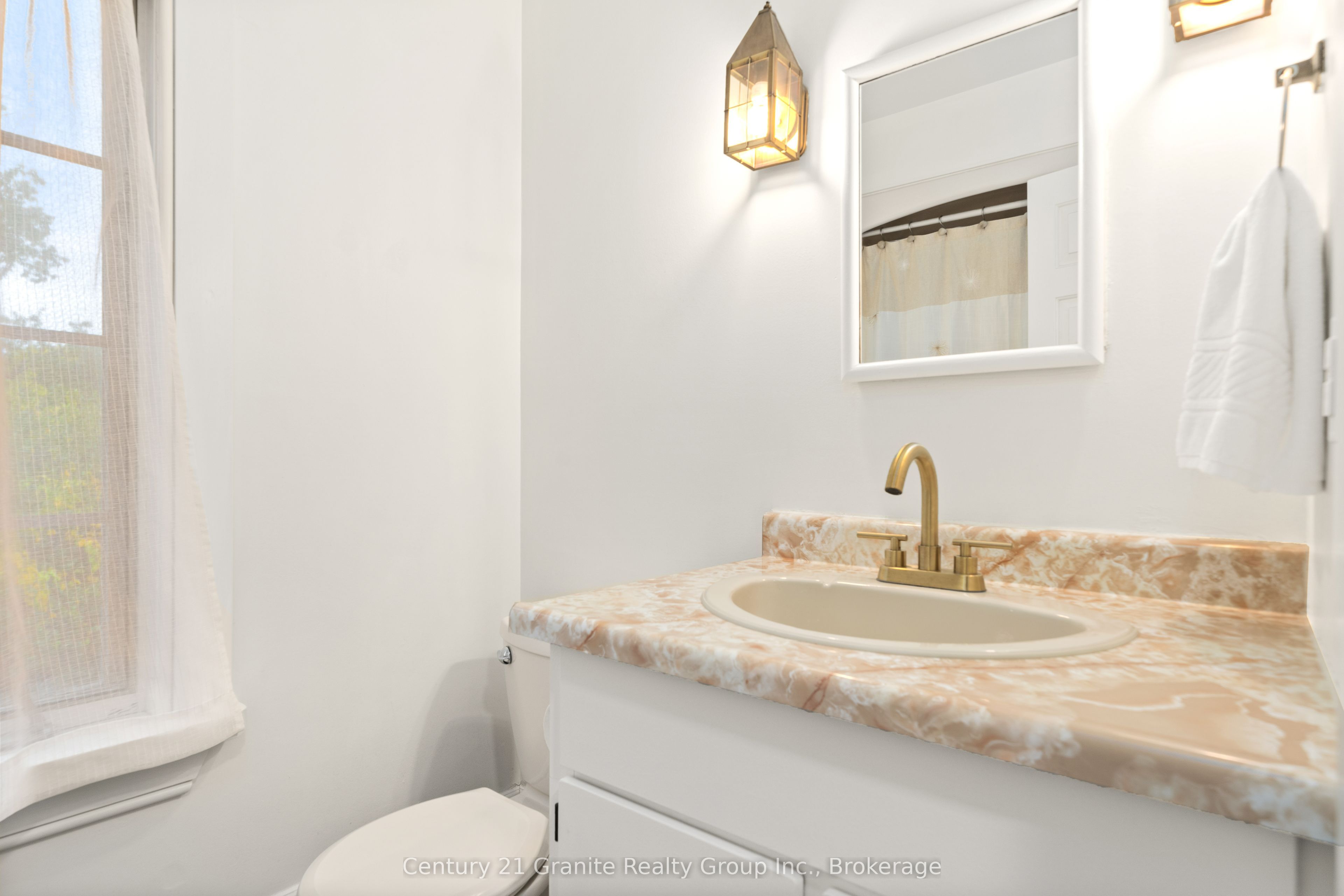 110 Bridge Street W Property Photo 43