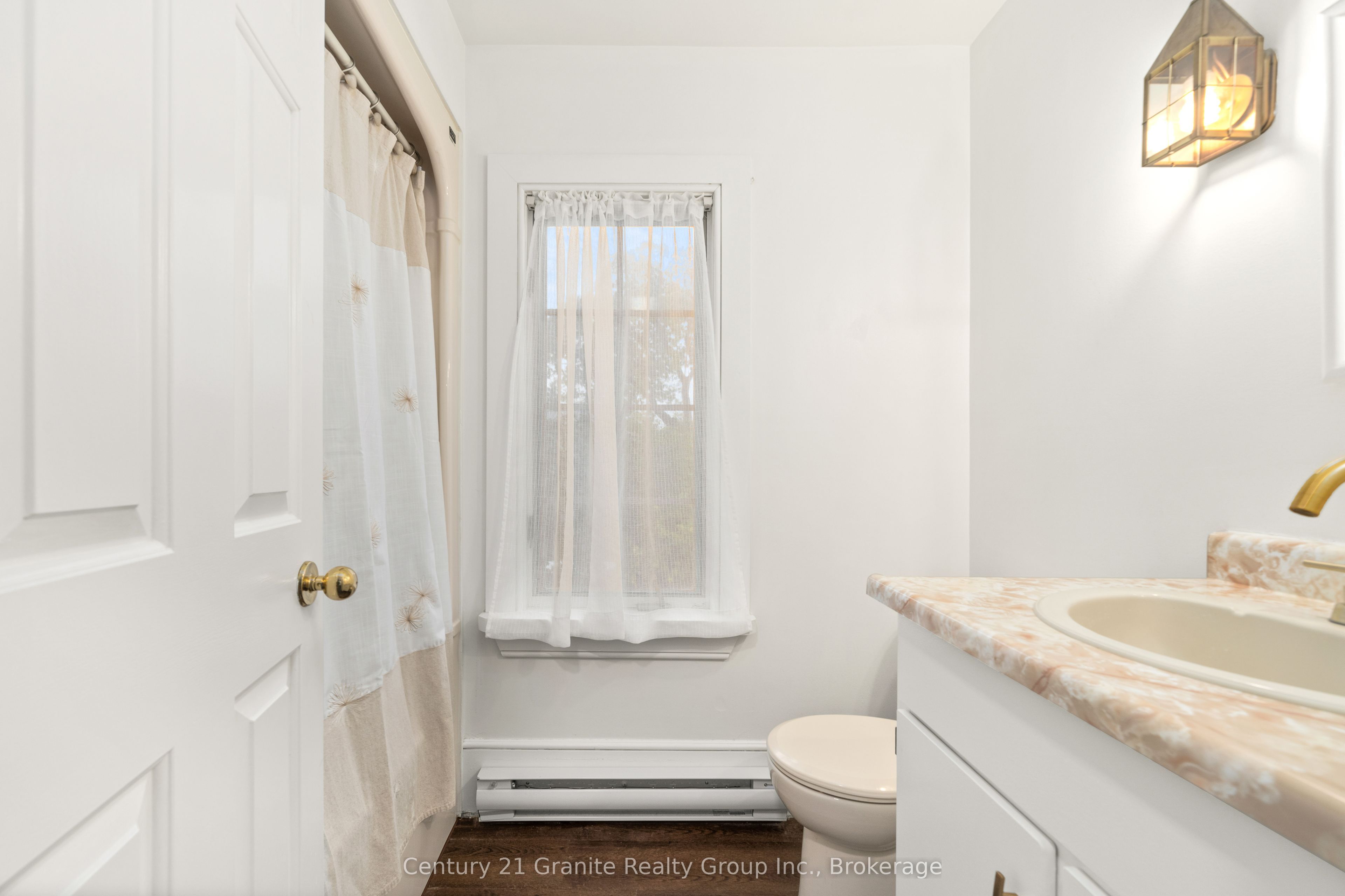 110 Bridge Street W Property Photo 44