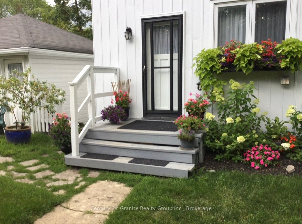 110 Bridge Street W Property Photo 45