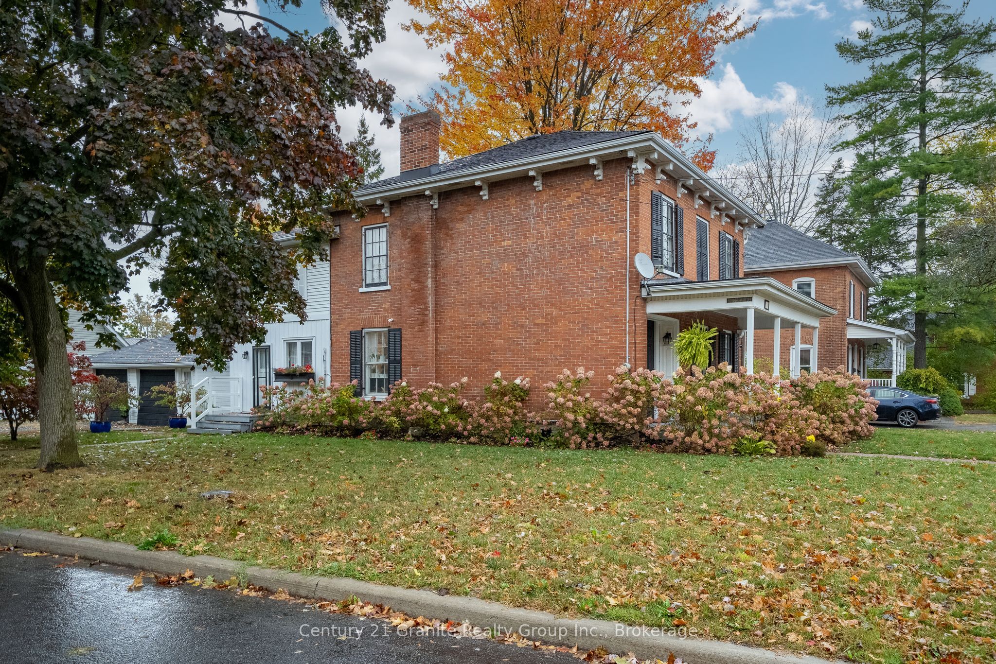 110 Bridge Street W Property Photo 46