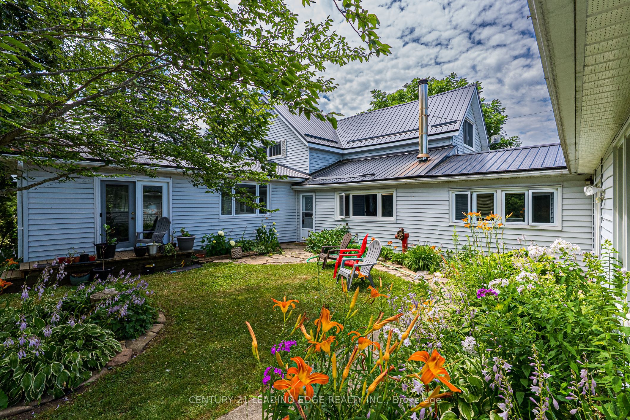 4077 Monck Road Property Photo 1