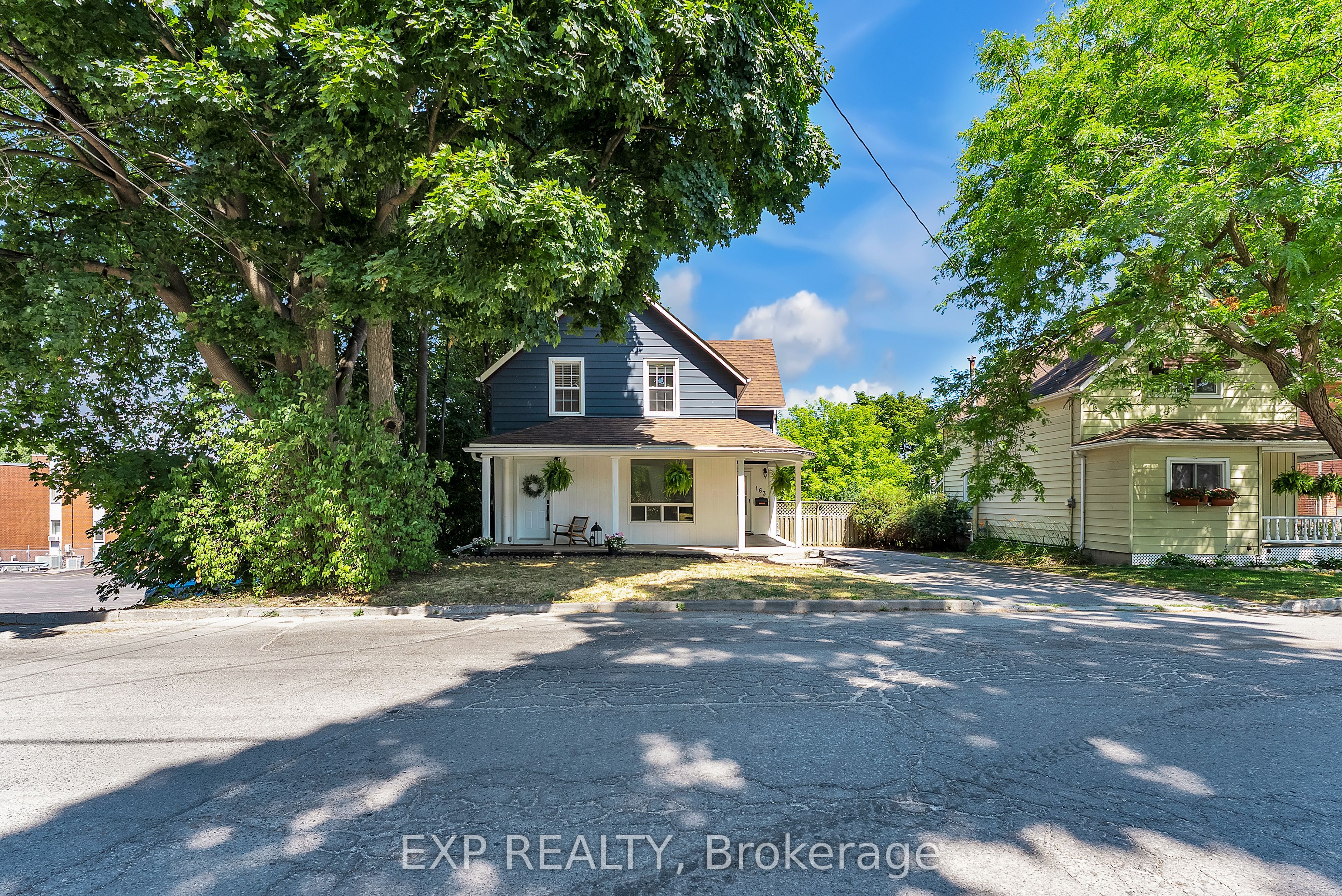 163 Queen Street Property Photo 2