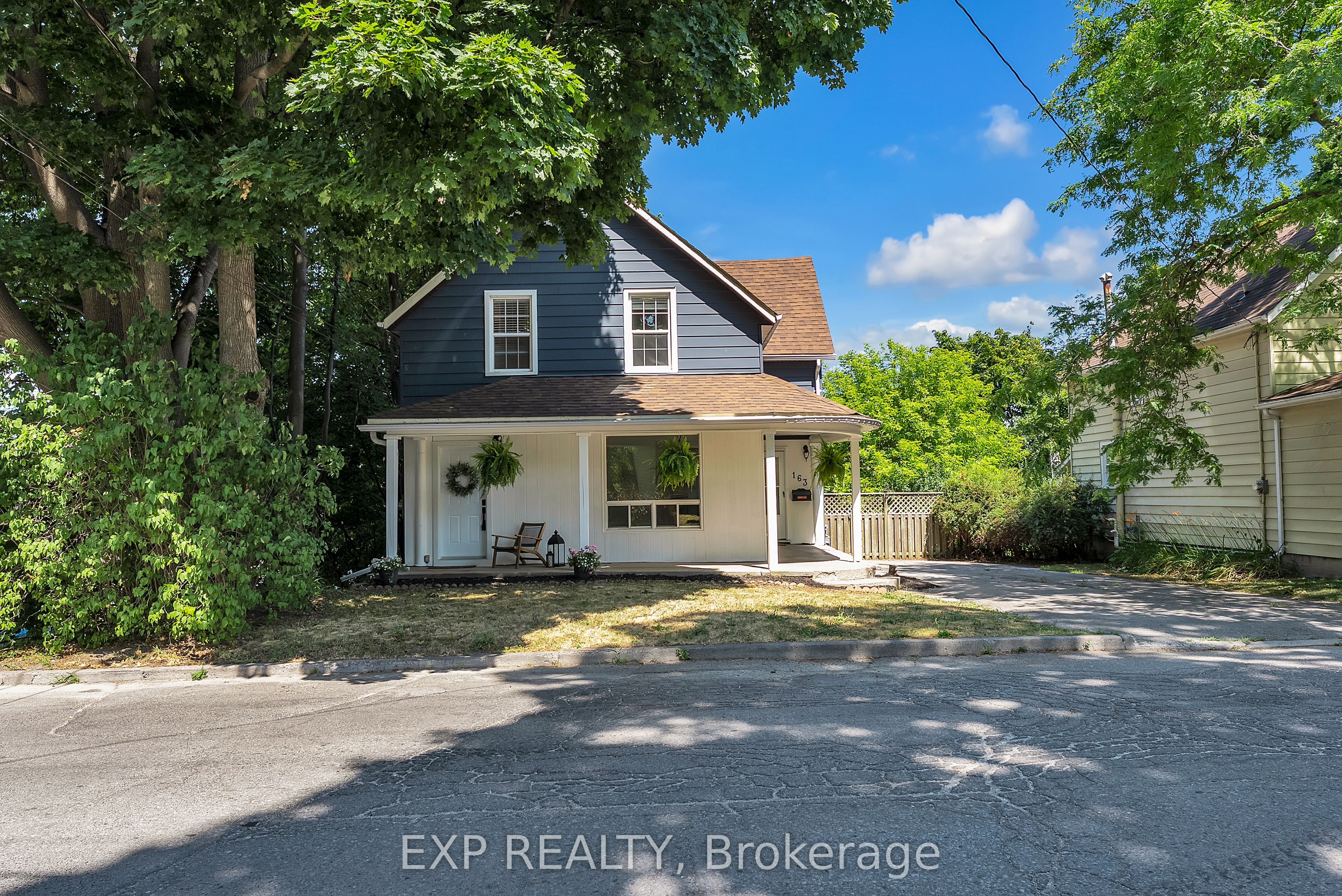 163 Queen Street Property Photo 3