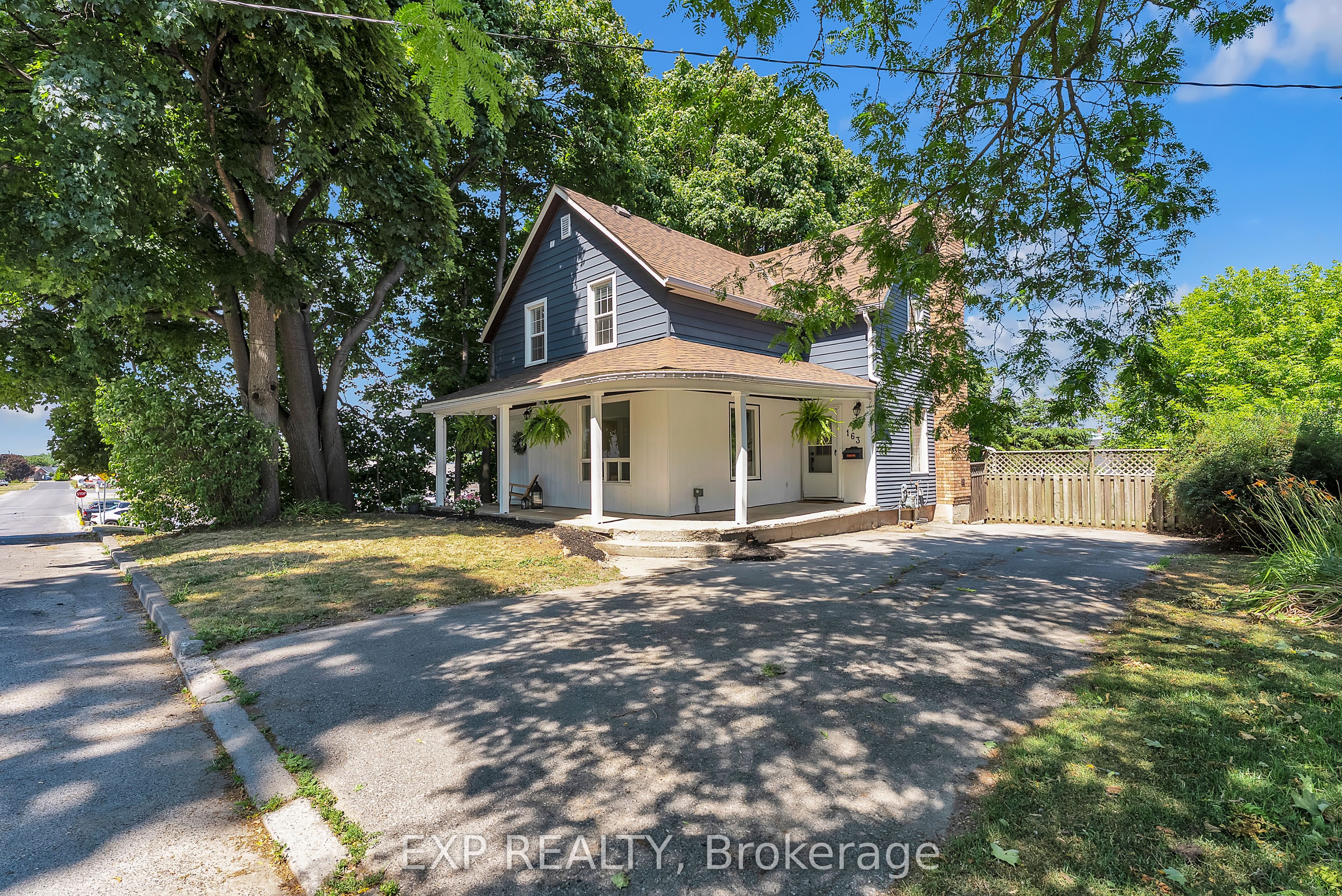 163 Queen Street Property Photo 4