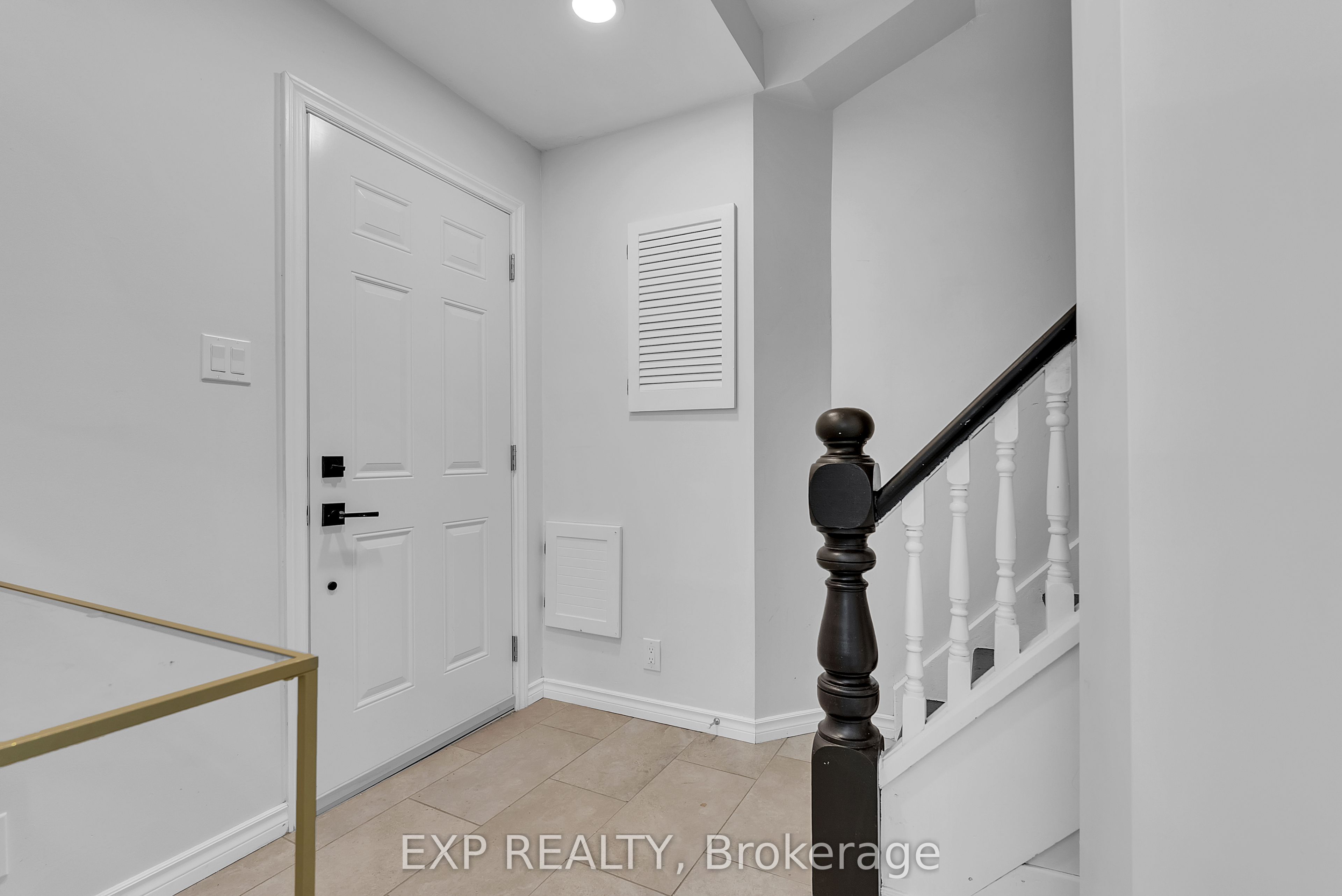 163 Queen Street Property Photo 6