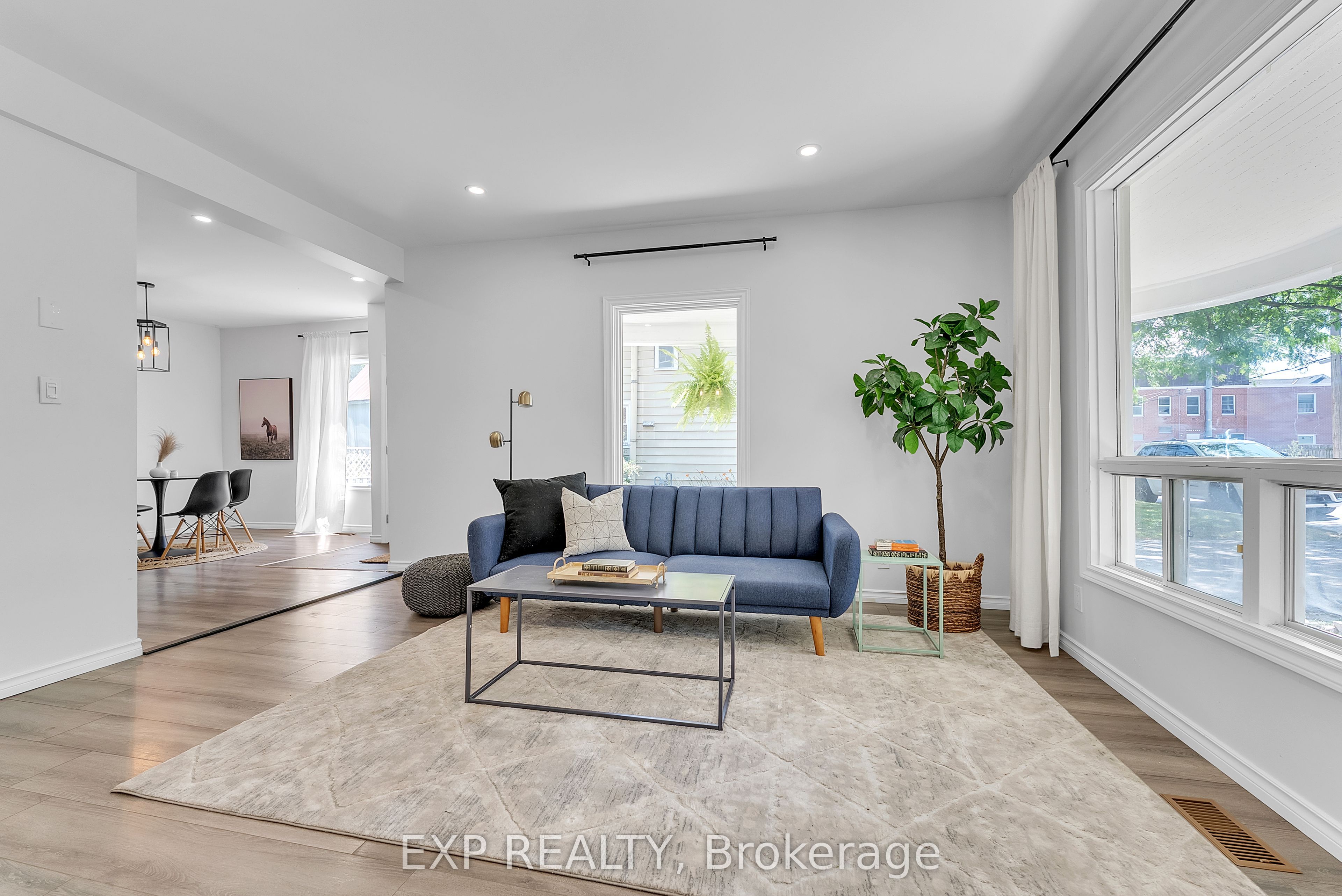 163 Queen Street Property Photo 8