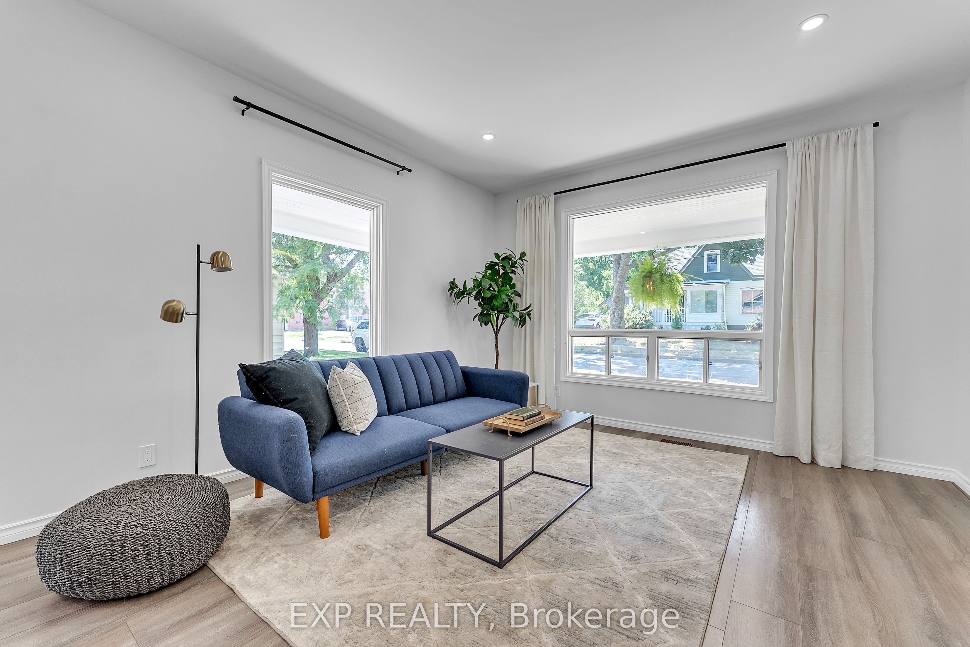 163 Queen Street Property Photo 9
