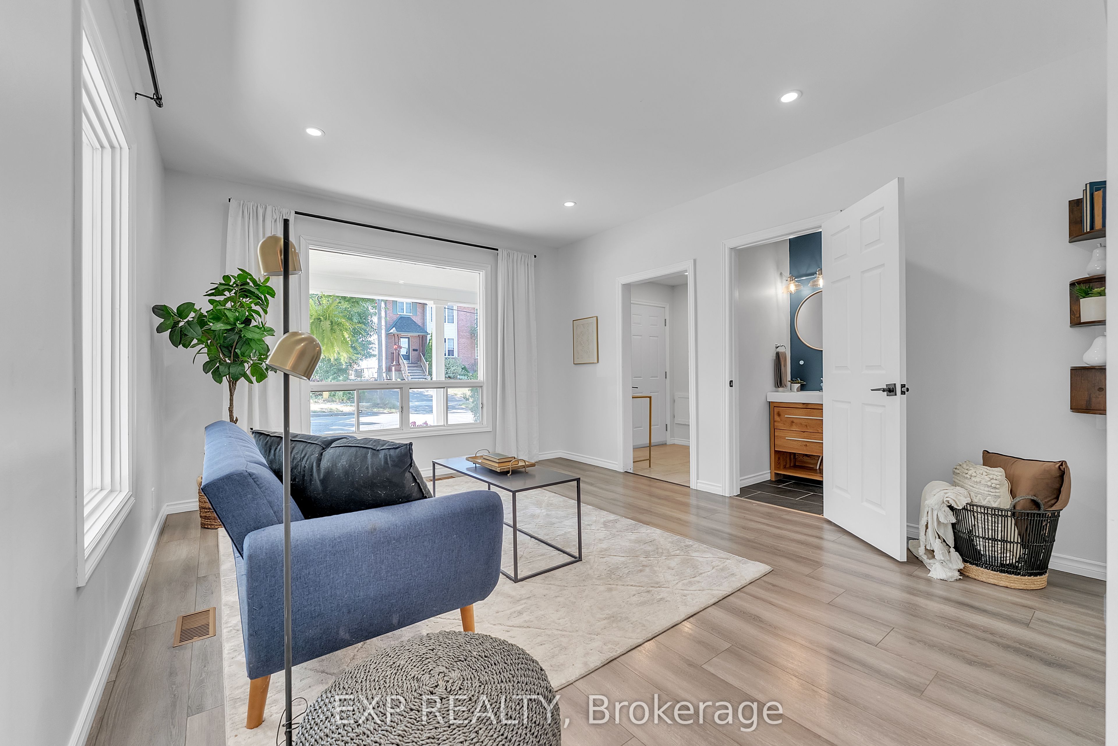 163 Queen Street Property Photo 10