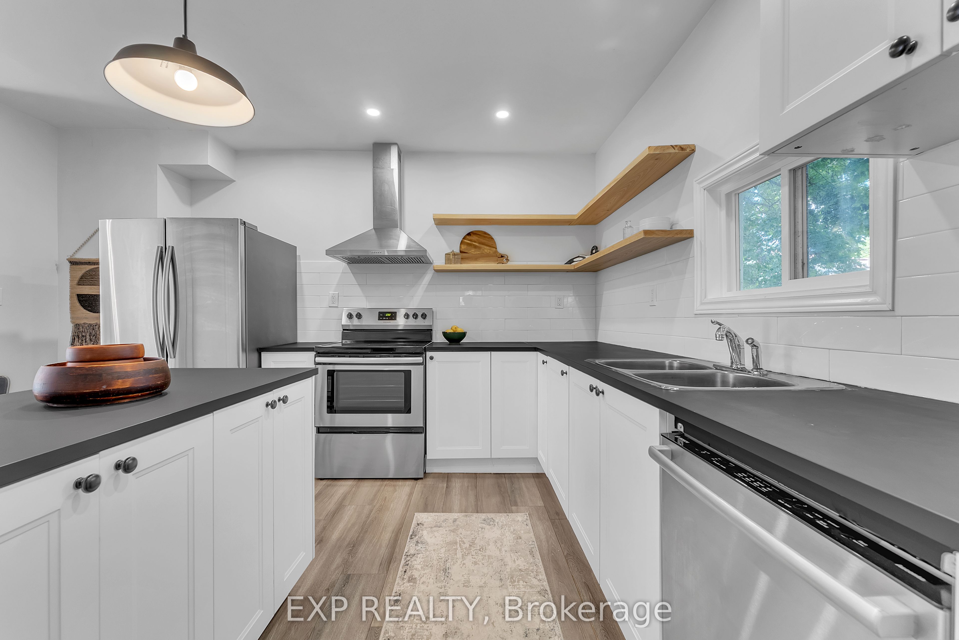 163 Queen Street Property Photo 19