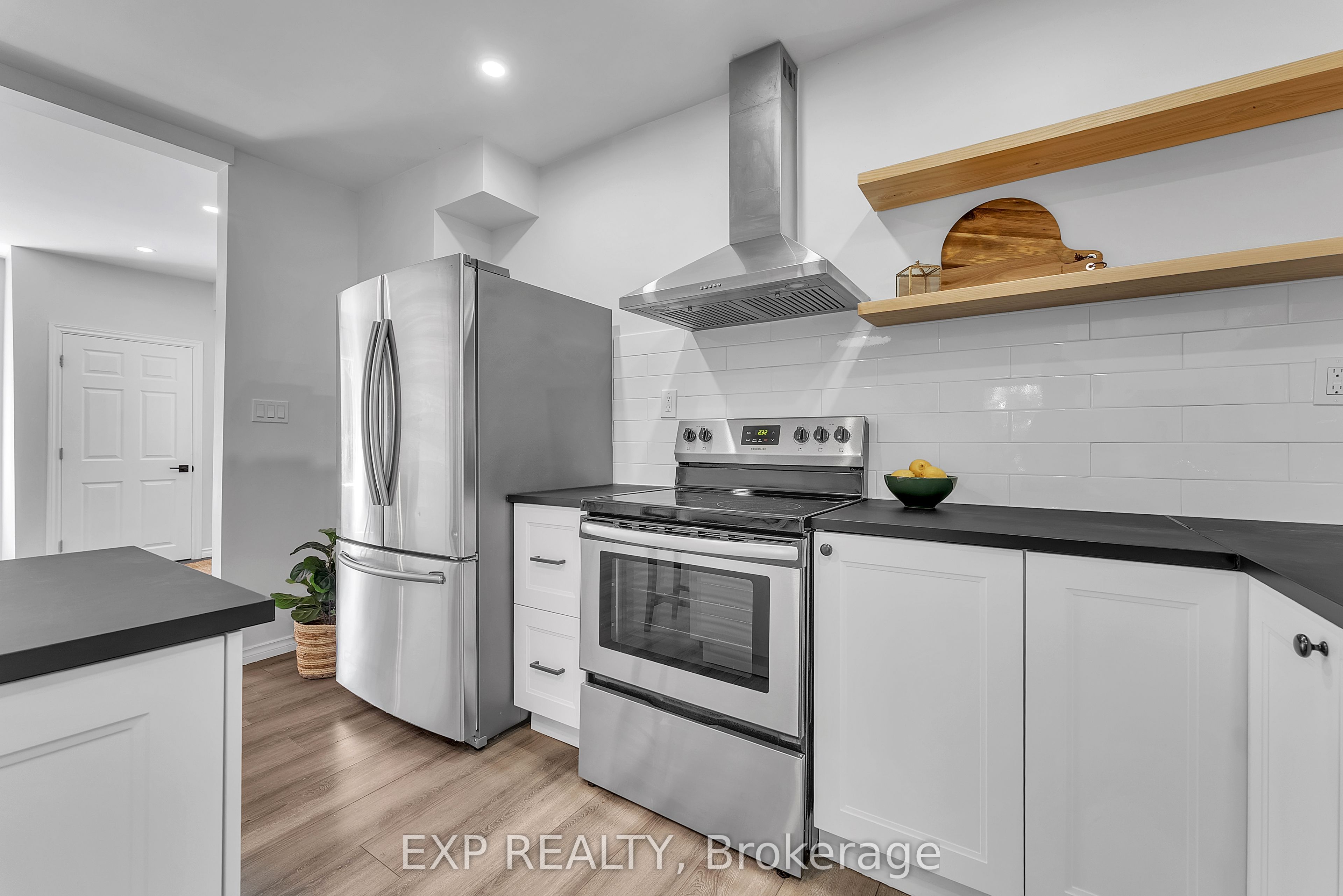 163 Queen Street Property Photo 20